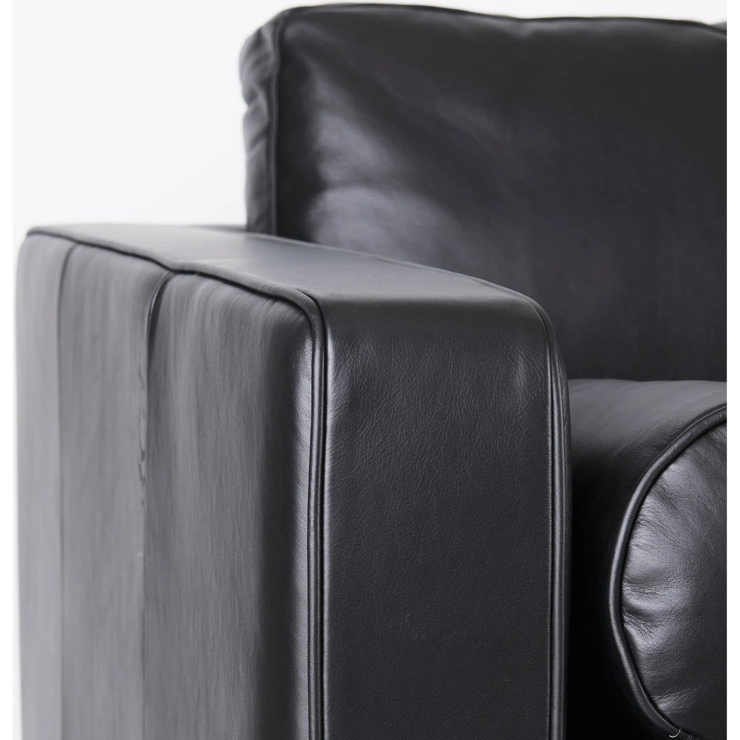 020 SI-2369665 | Closeup | Svend Sofa by Mercana. Made from genuine leather in a unique style.