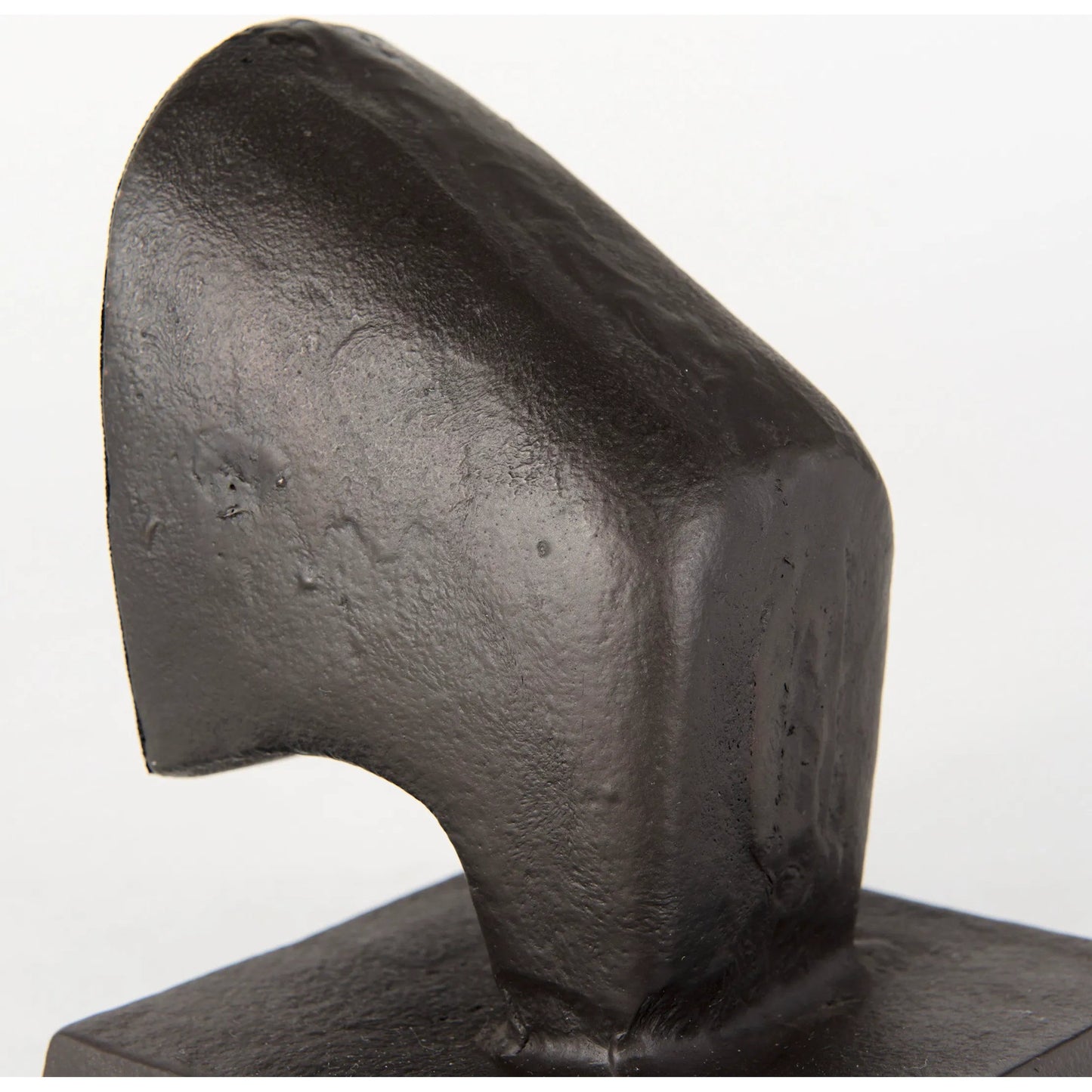 053 SI-1718071 | Closeup | Tauro III Cast Aluminum Raging Bull Bookends Set of Two by Mercana in black. Made from aluminum in a cottage & farmhouse style.