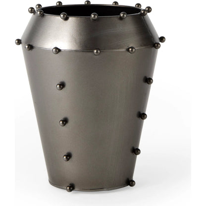 Elio Vase by Mercana. Made from metal in a modern style.