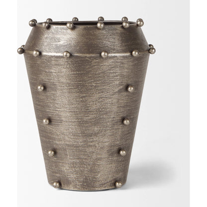 Elio Vase by Mercana. Made from metal in a modern style.