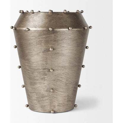 Elio Vase by Mercana. Made from metal in a modern style.