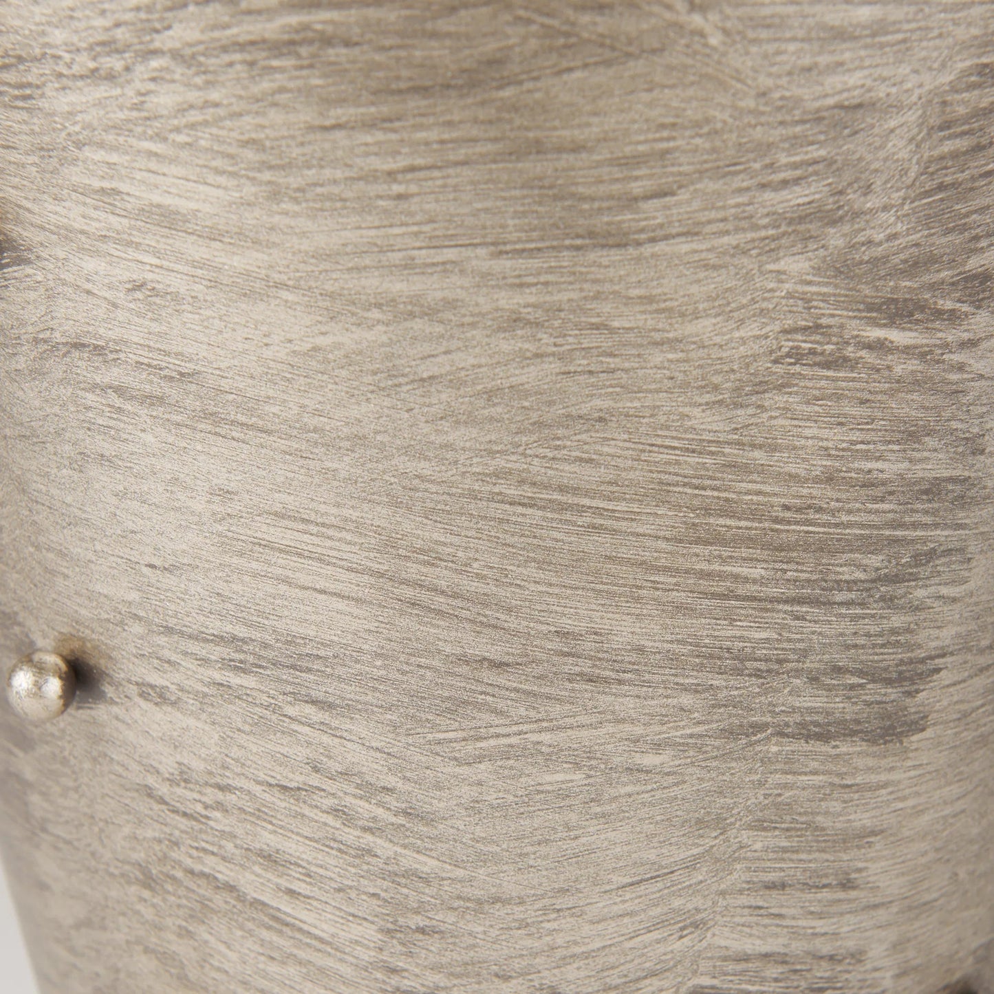 019 SI-2369699 | Closeup | Elio Vase by Mercana. Made from metal in a modern style.