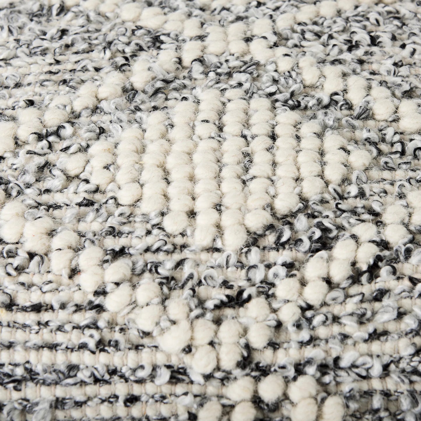 016 SI-2369587 | Closeup | Ekiya Pouf by Mercana in gray, white. Made from wool in a rustic style.