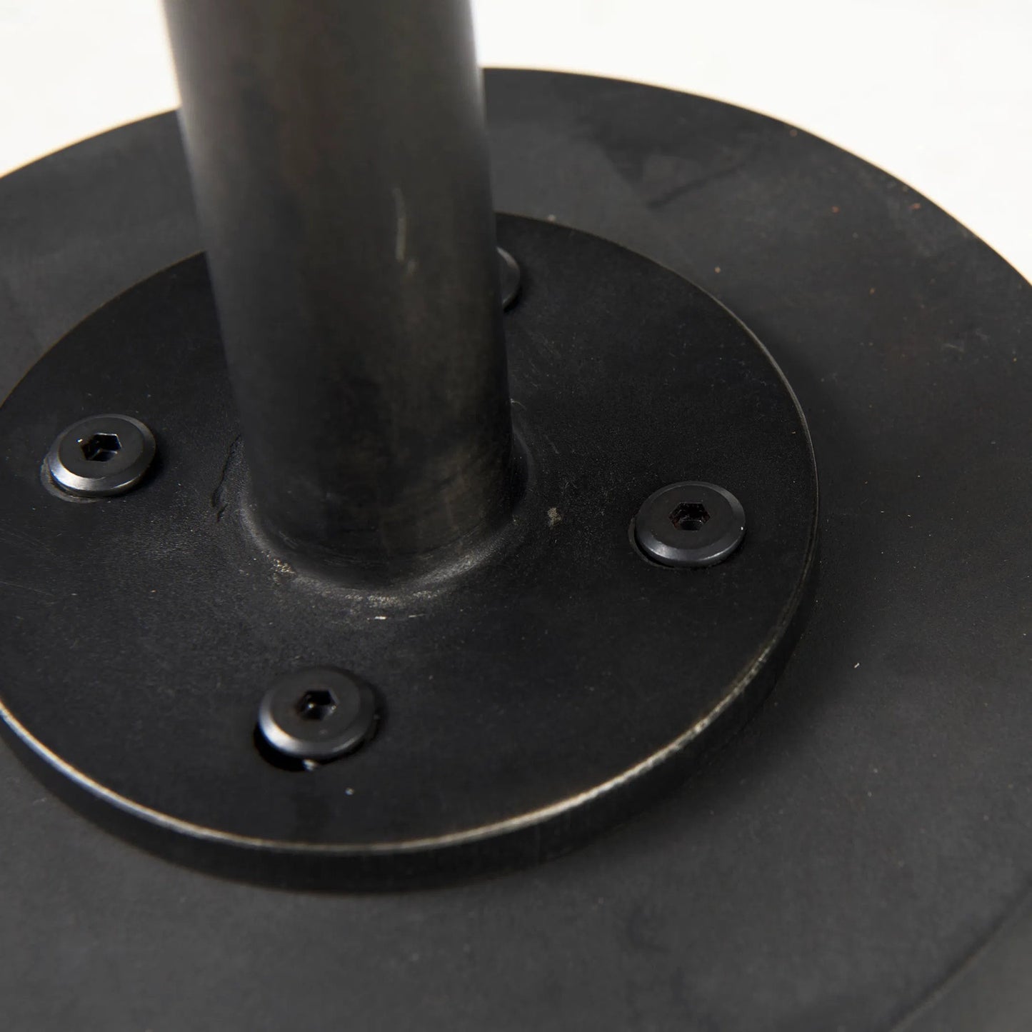 087 SI-1718030 | Closeup | Maxwell End/Side Table by Mercana. Made from metal, wood in a modern style.
