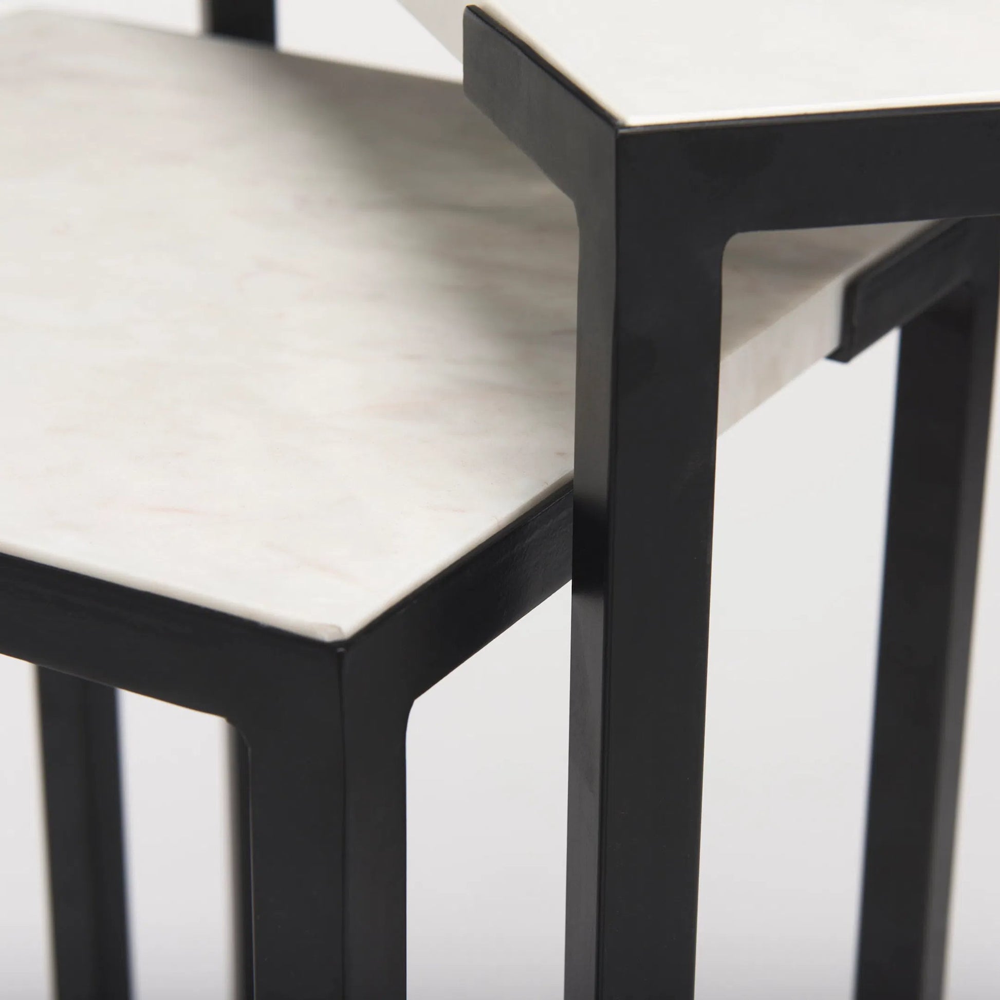 Lucas Accent Table by Mercana in white, matte black. Made from marble, iron in a modern style.