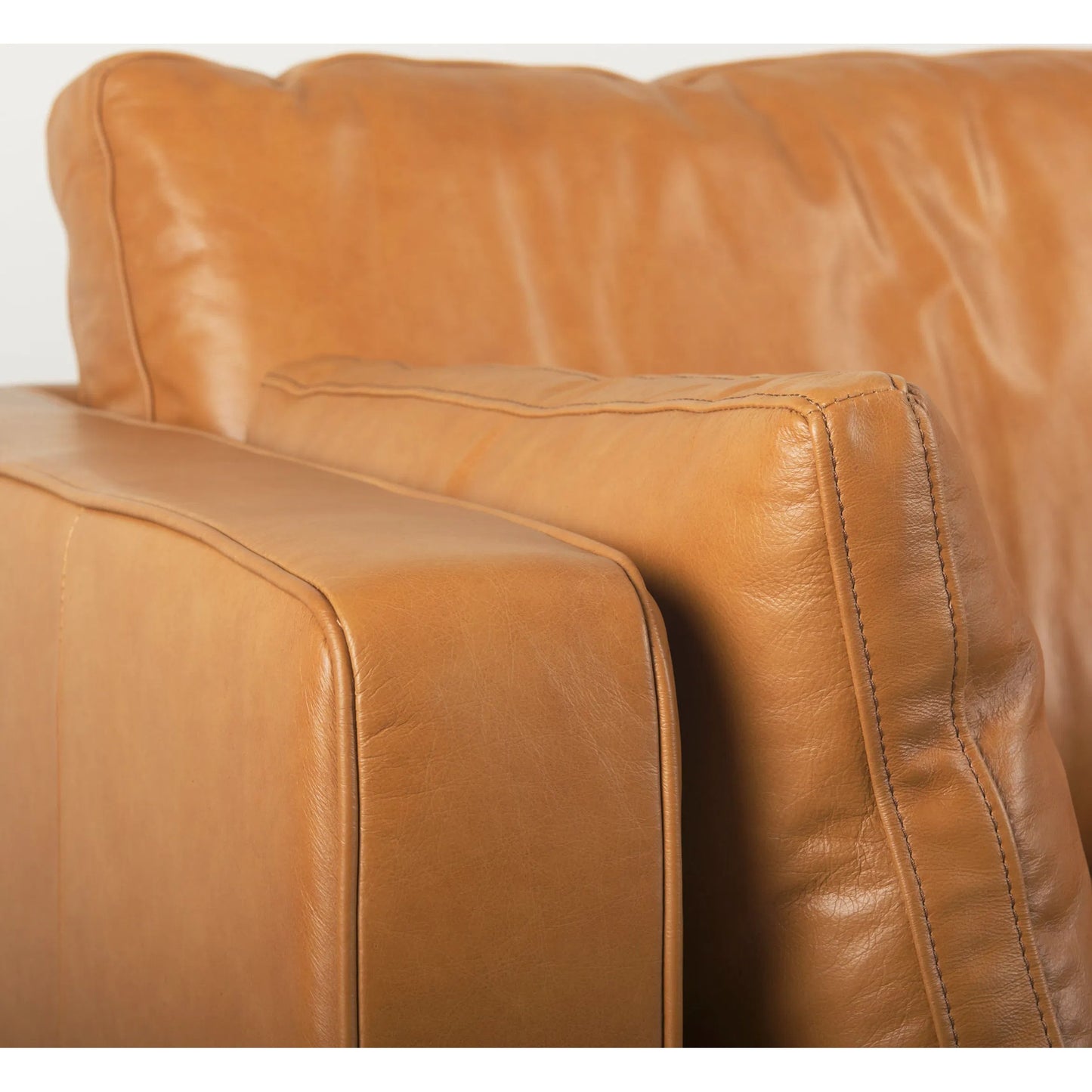 047 SI-2369705 | Closeup | Elton Sofa by Mercana in tan. Made from genuine leather in a traditional style.