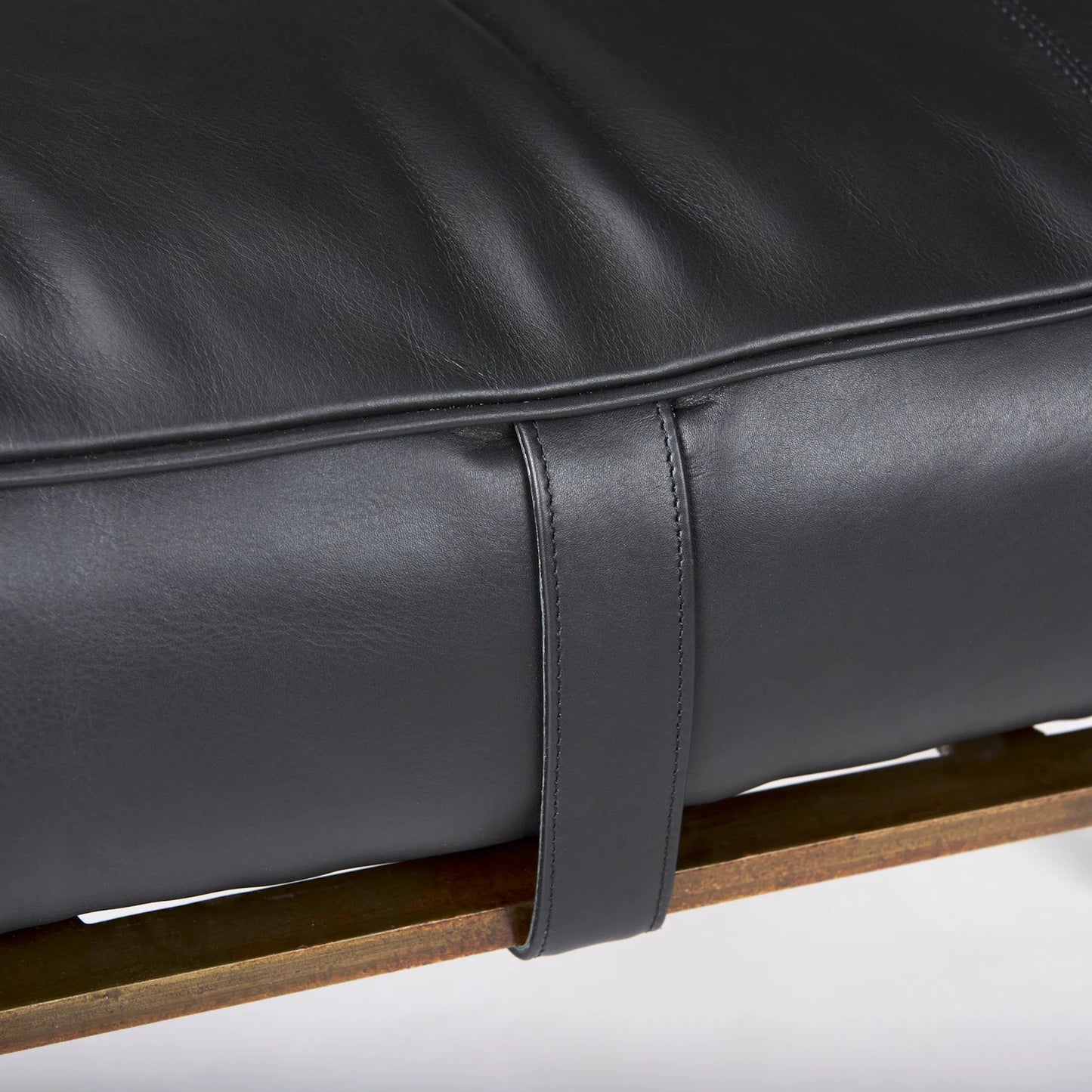 015 SR-815393 | Closeup | Jessie Bench by Mercana. Made from unique in a modern style.
