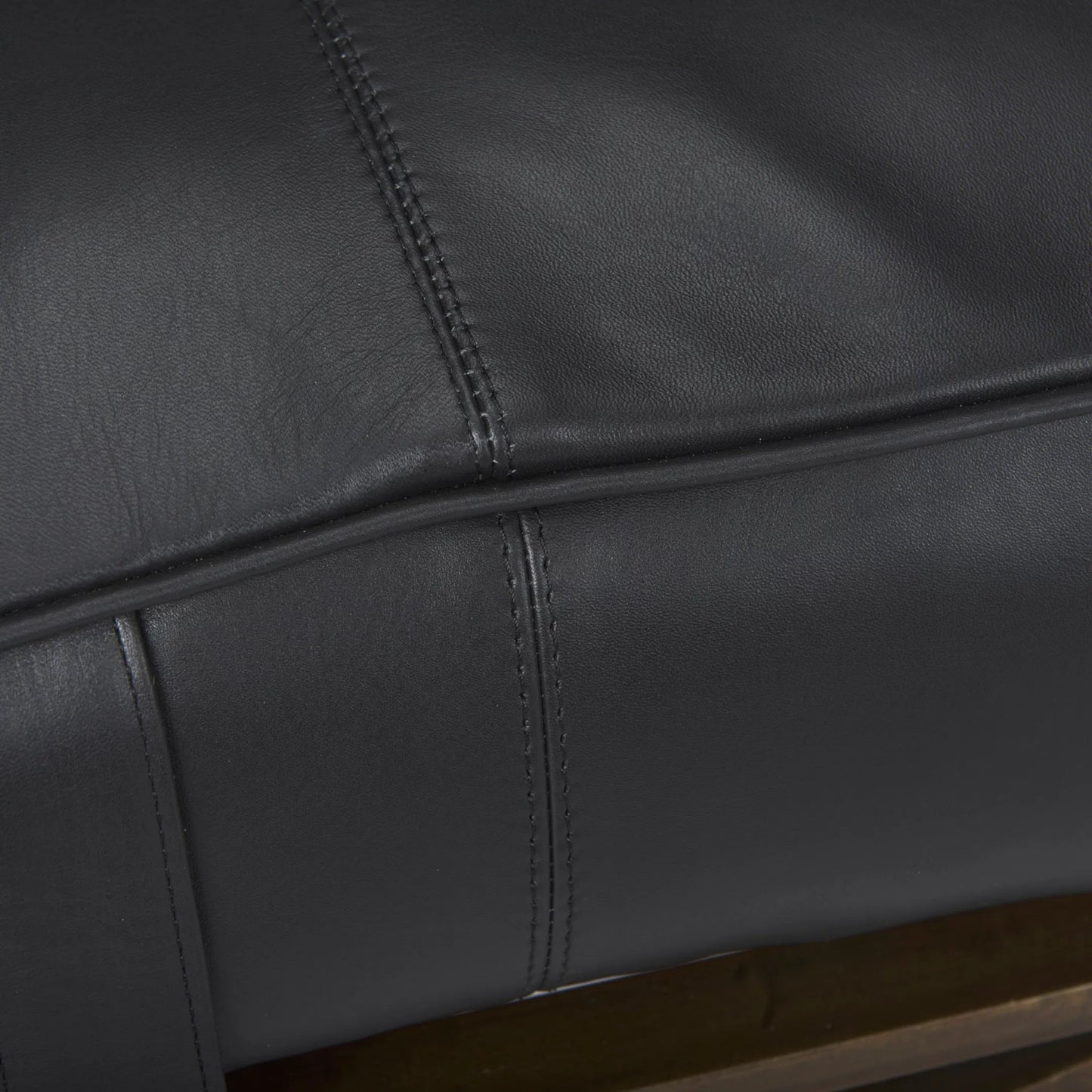 016 SR-815393 | Closeup | Jessie Bench by Mercana. Made from unique in a modern style.