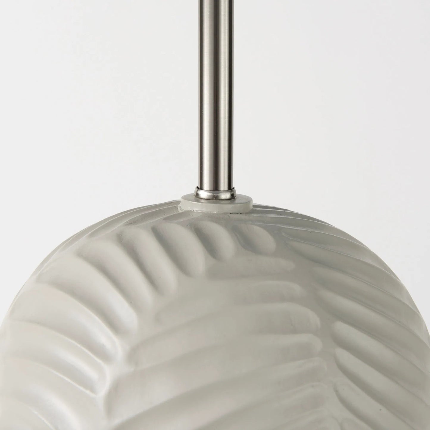027 SI-2369711 | Closeup | Quinn Table Lamp by Mercana. Made from resin in a modern style.