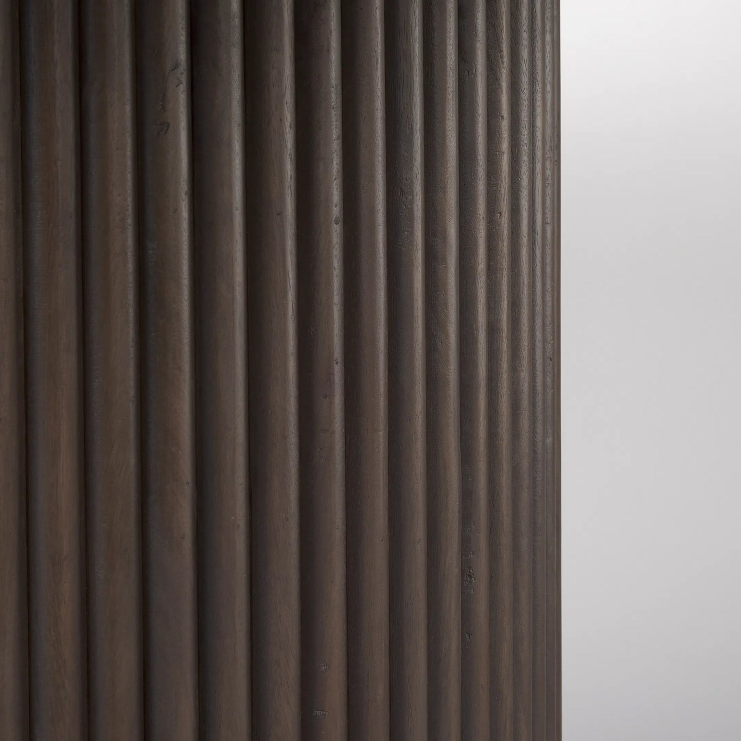 021 SI-2369842 | Closeup | Terra Round Dining Table by Mercana. Made from solid wood in a traditional style.