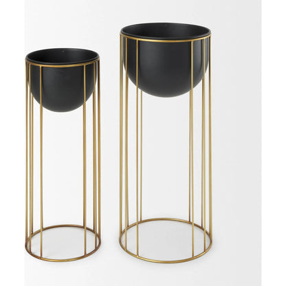 Danica Plant Stands by Mercana in black. Made from metal in a unique style.