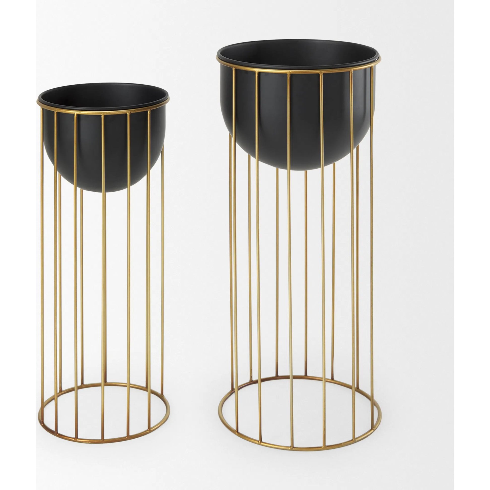 Danica Plant Stands by Mercana in black. Made from metal in a unique style.
