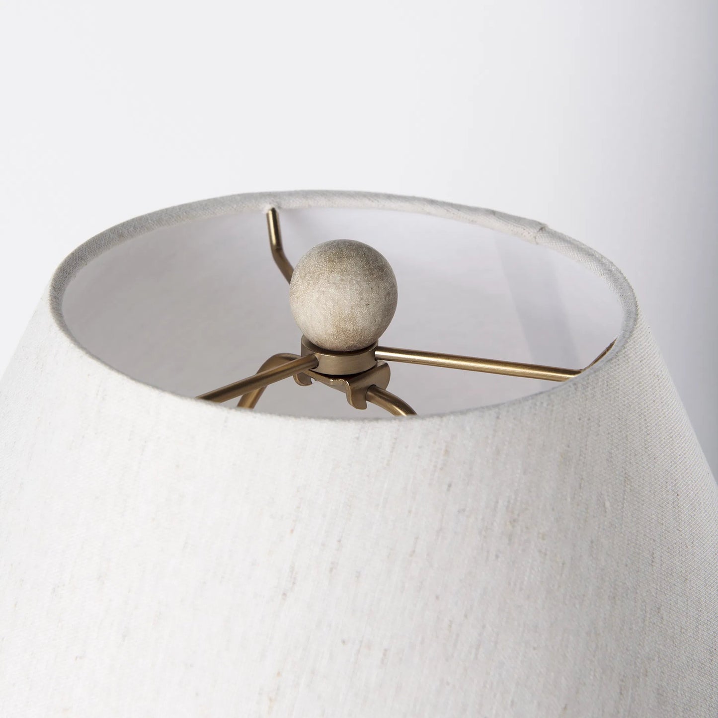 024 SI-2370057 | Closeup | Mehdi Table Lamp by Mercana. Made from ceramic in a modern style.