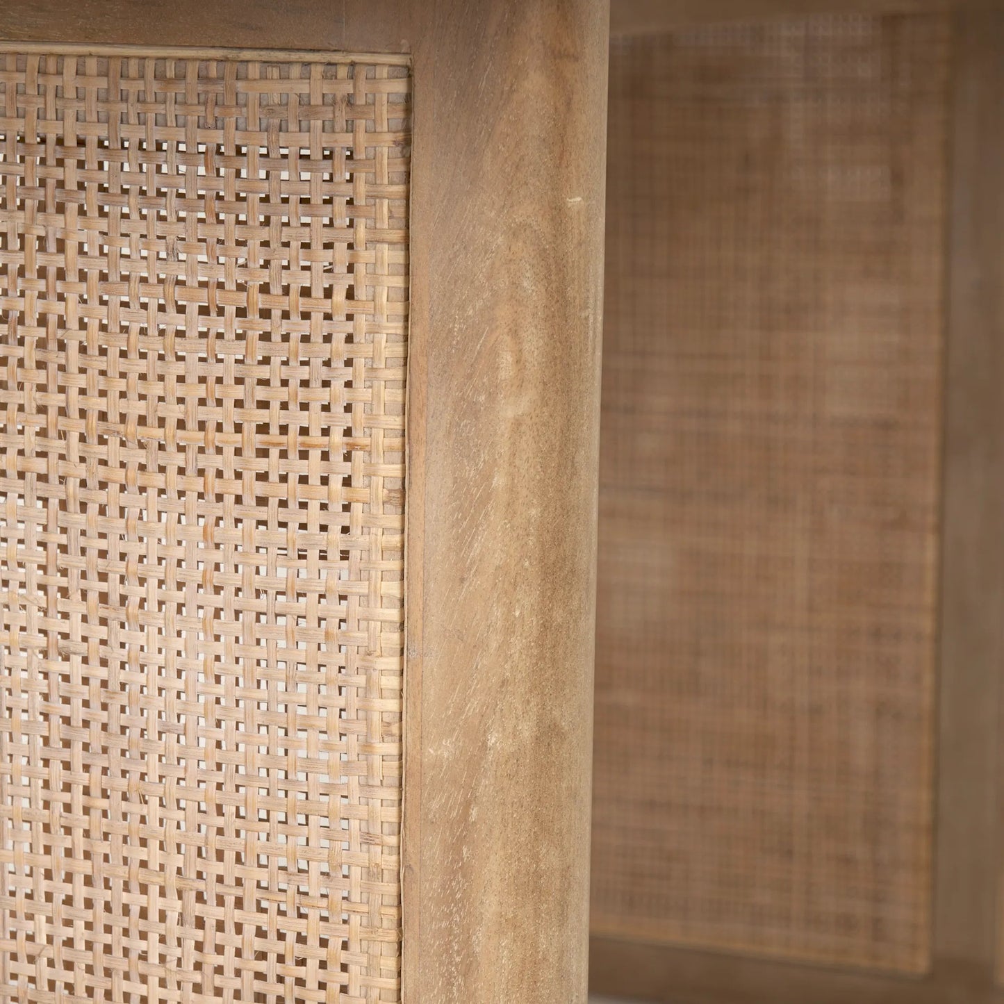 030 SI-2369876 | Closeup | Grier Dining Table by Mercana. Made from solid wood in a transitional style.