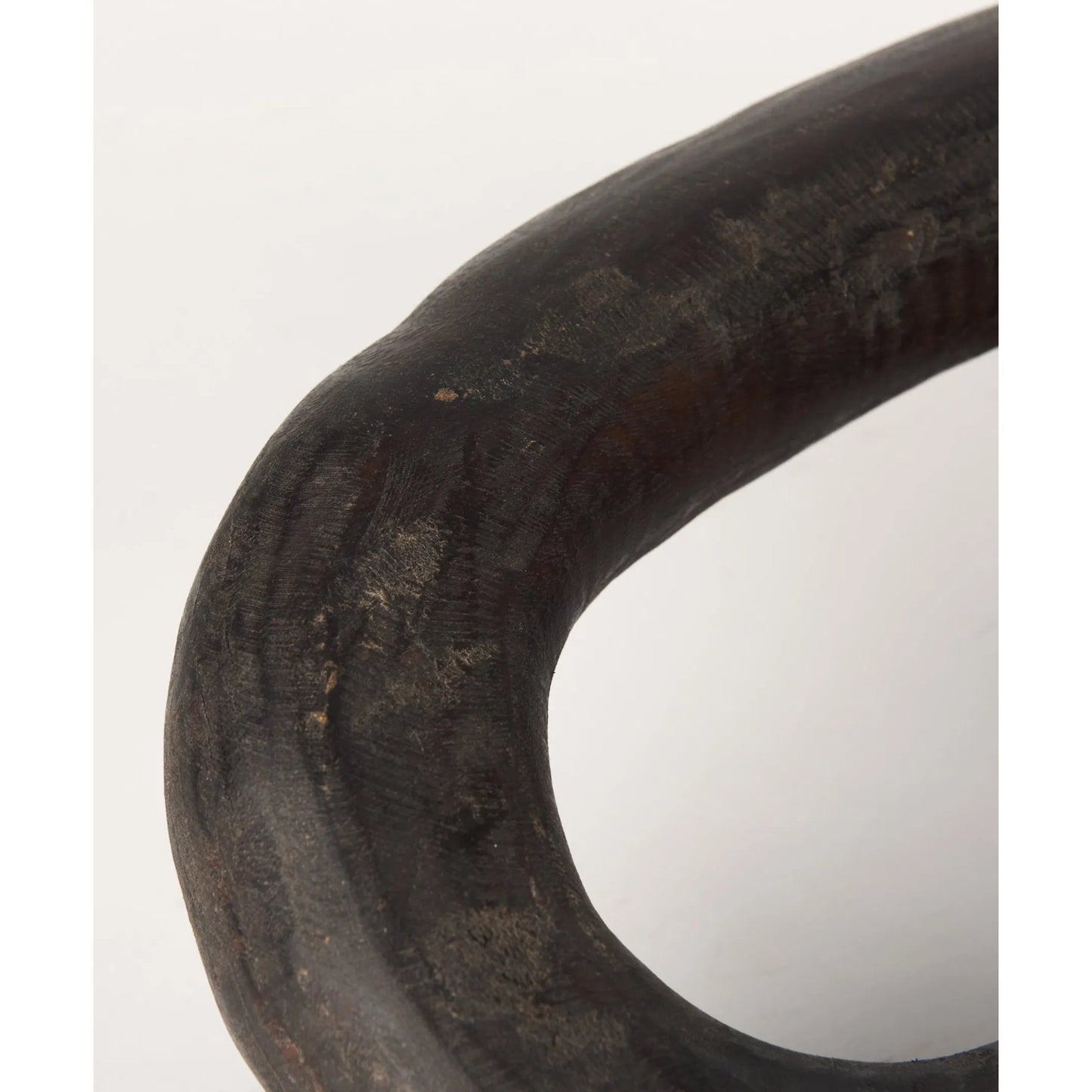 040 SI-2370045 | Closeup | Tayla Wood Chain Link by Mercana. Made from solid wood in a modern style.