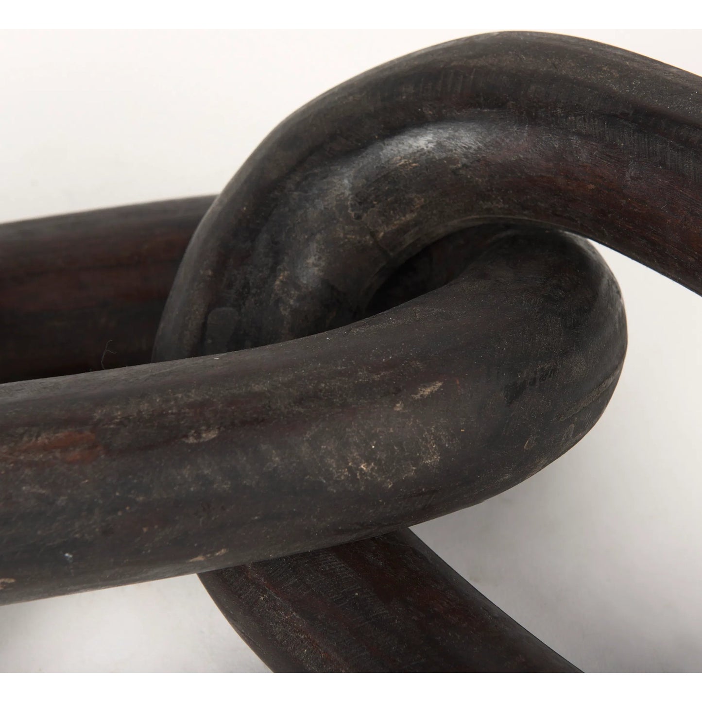 041 SI-2370045 | Closeup | Tayla Wood Chain Link by Mercana. Made from solid wood in a modern style.