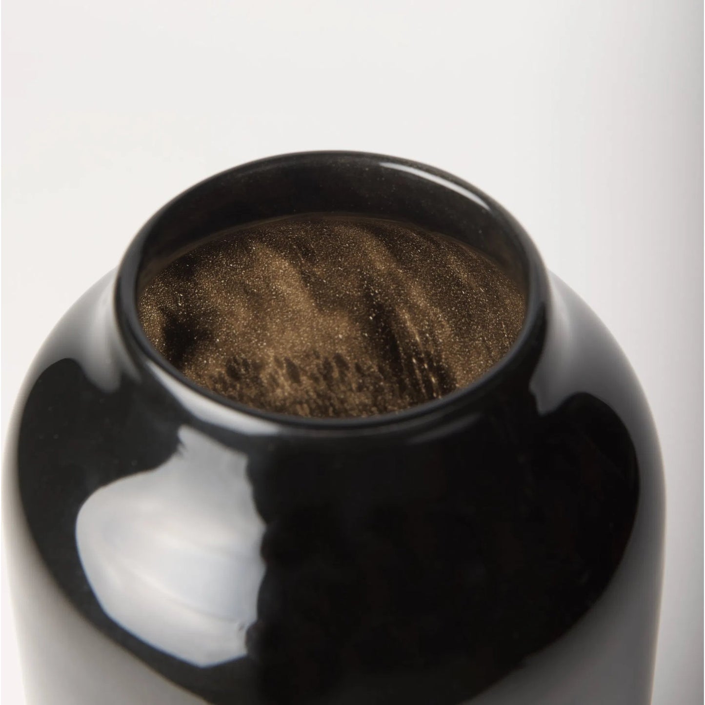 026 SI-2370183 | Closeup | Emu W Gray Vase by Mercana in black. Made from glass in a modern style.