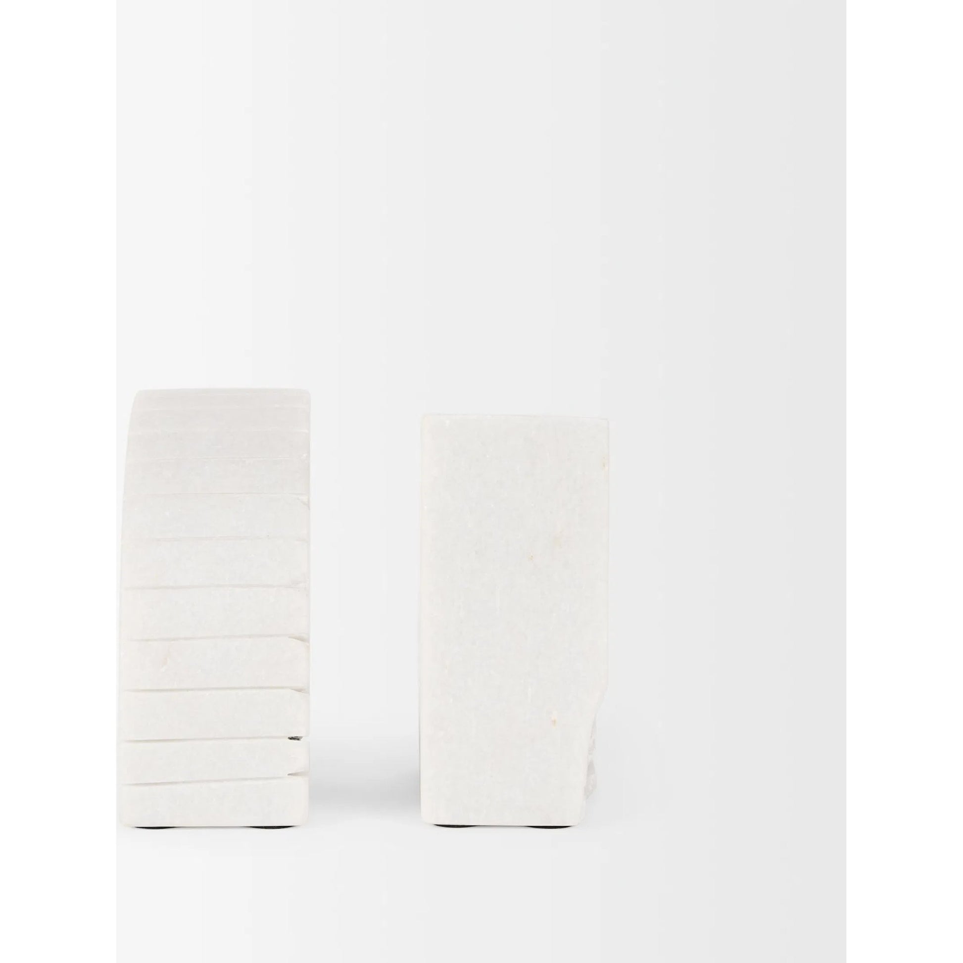 Stept Bookends by Mercana in white. Made from unique in a unique style.