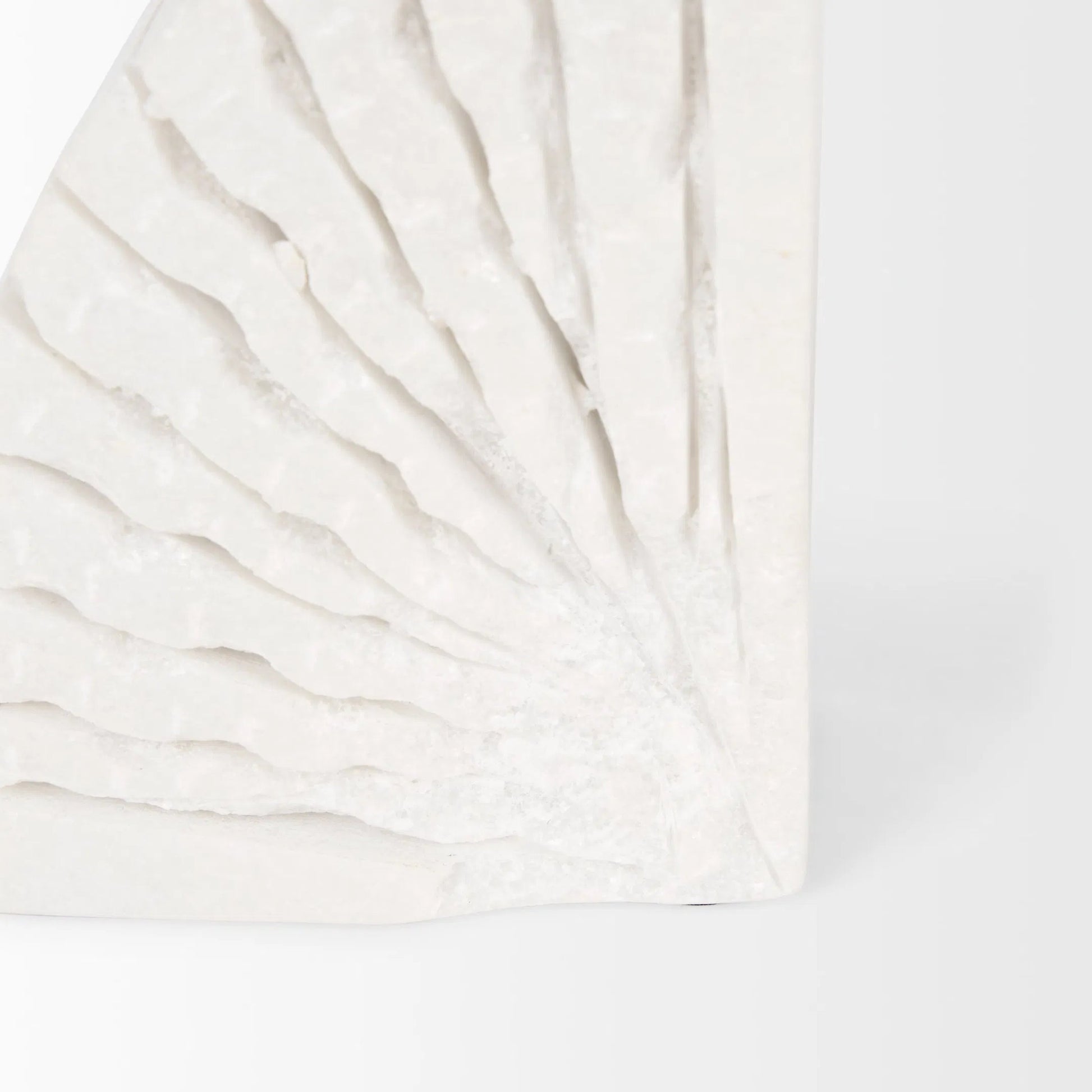 Stept Bookends by Mercana in white. Made from unique in a unique style.