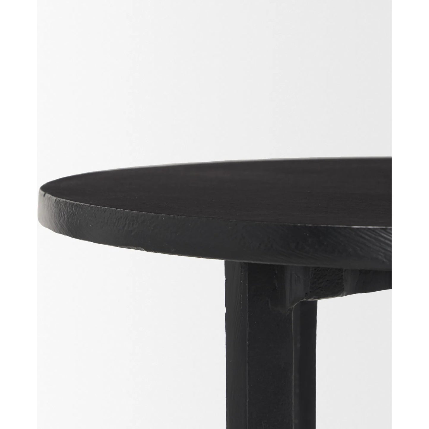 012 SI-2370347 | Closeup | Sobi Accent Table by Mercana in black. Made from metal in a modern style.