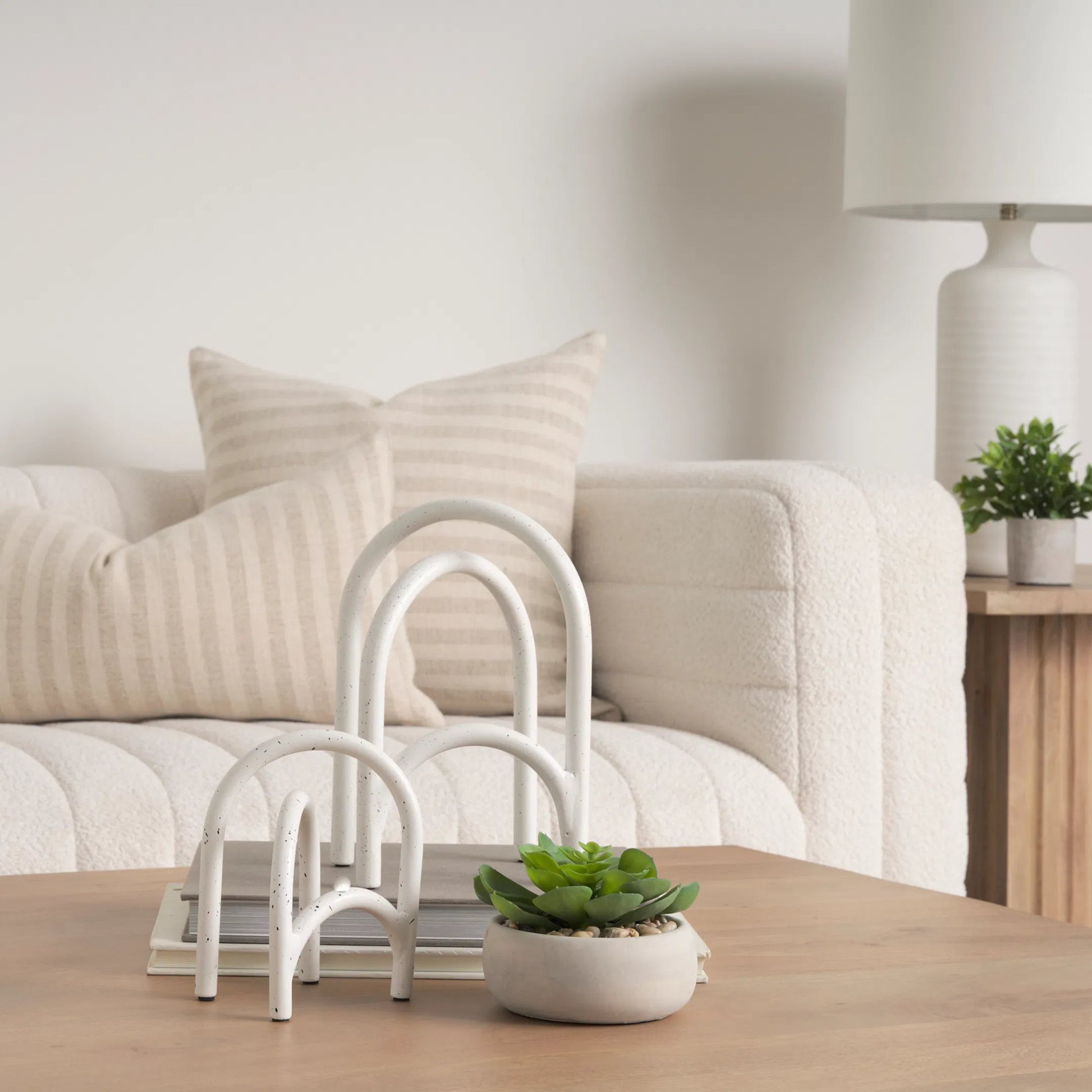 Springe Object by Mercana in white. Made from metal in a modern style.