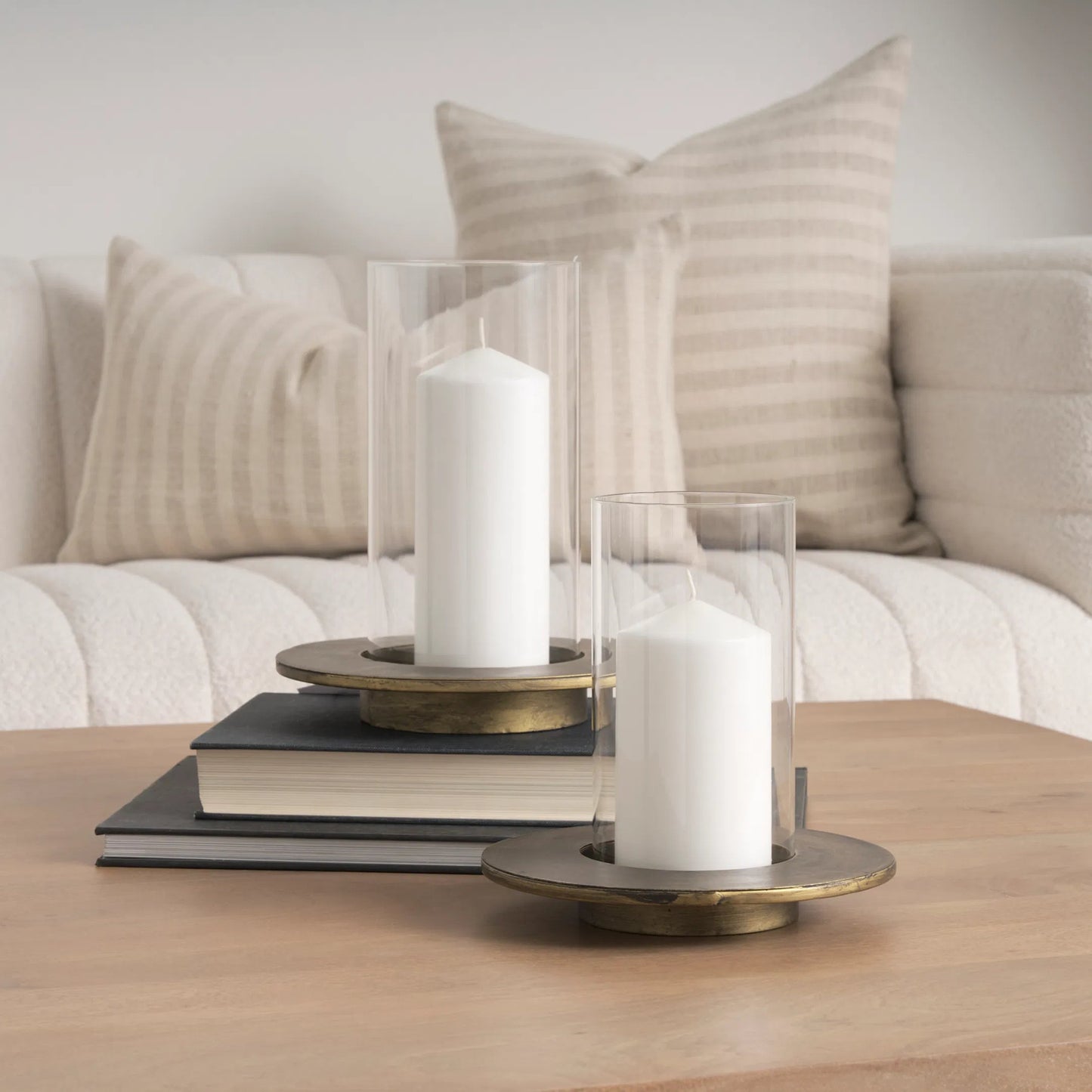 019 SI-2370299 | Lifestyle | Vivian Candle Holder by Mercana in gold. Made from metal in a transitional style.