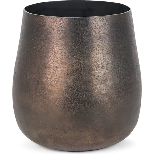 Quade Planter by Mercana in gold. Made from metal in a unique style.