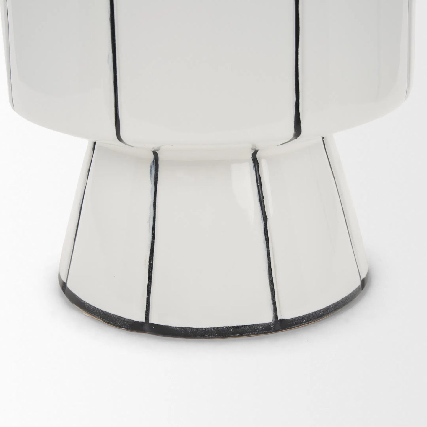 027 SI-2370616 | Closeup | Dinah Black Stripes Vase by Mercana in black, white. Made from ceramic in a modern style.