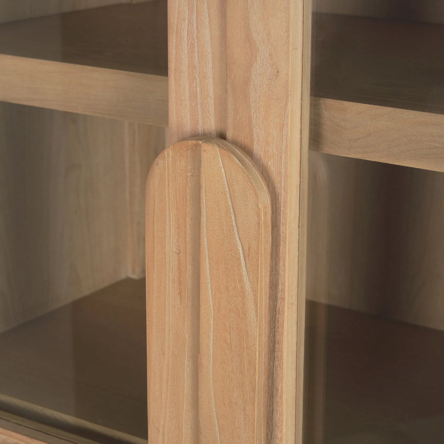 018 SI-2370543 | Closeup | Callum Curio Cabinet by Mercana in brown. Made from manufactured wood in a transitional style.