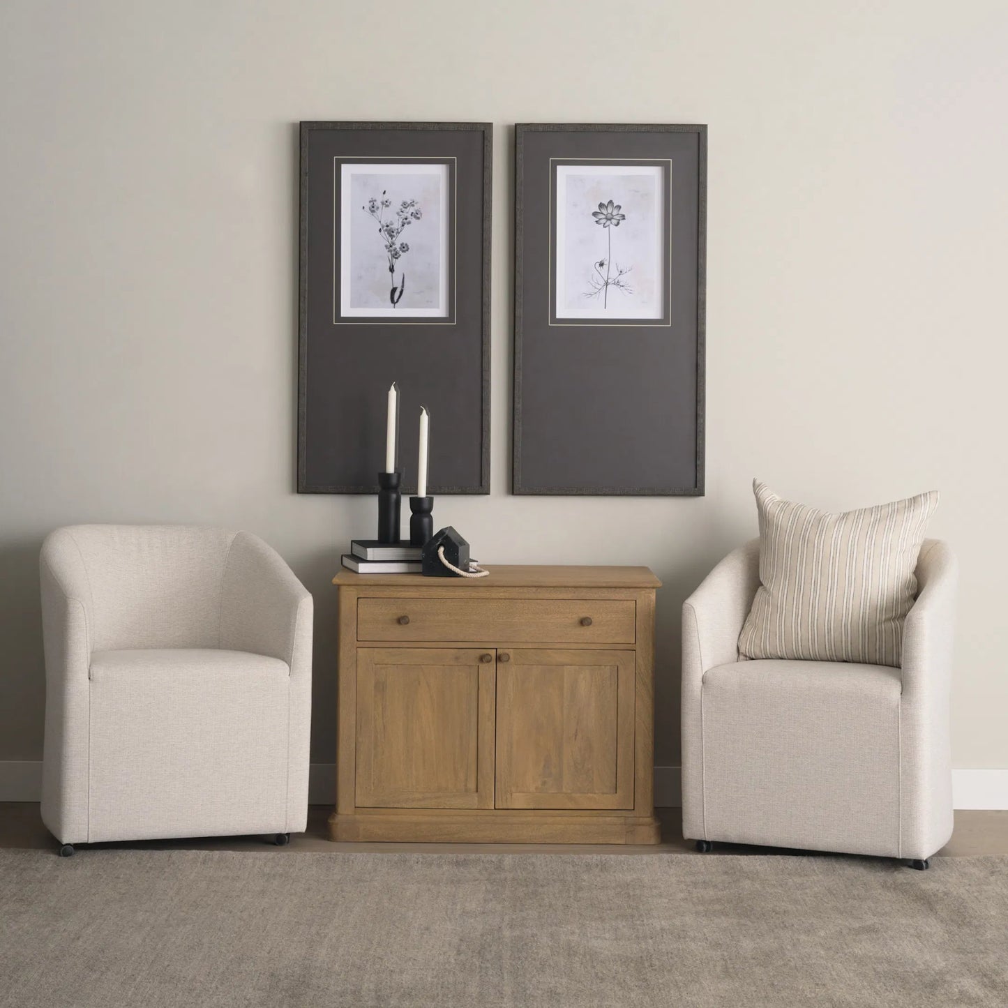 015 SI-2369969 | Lifestyle | Malta Candle Holder by Mercana. Made from metal in a modern style.