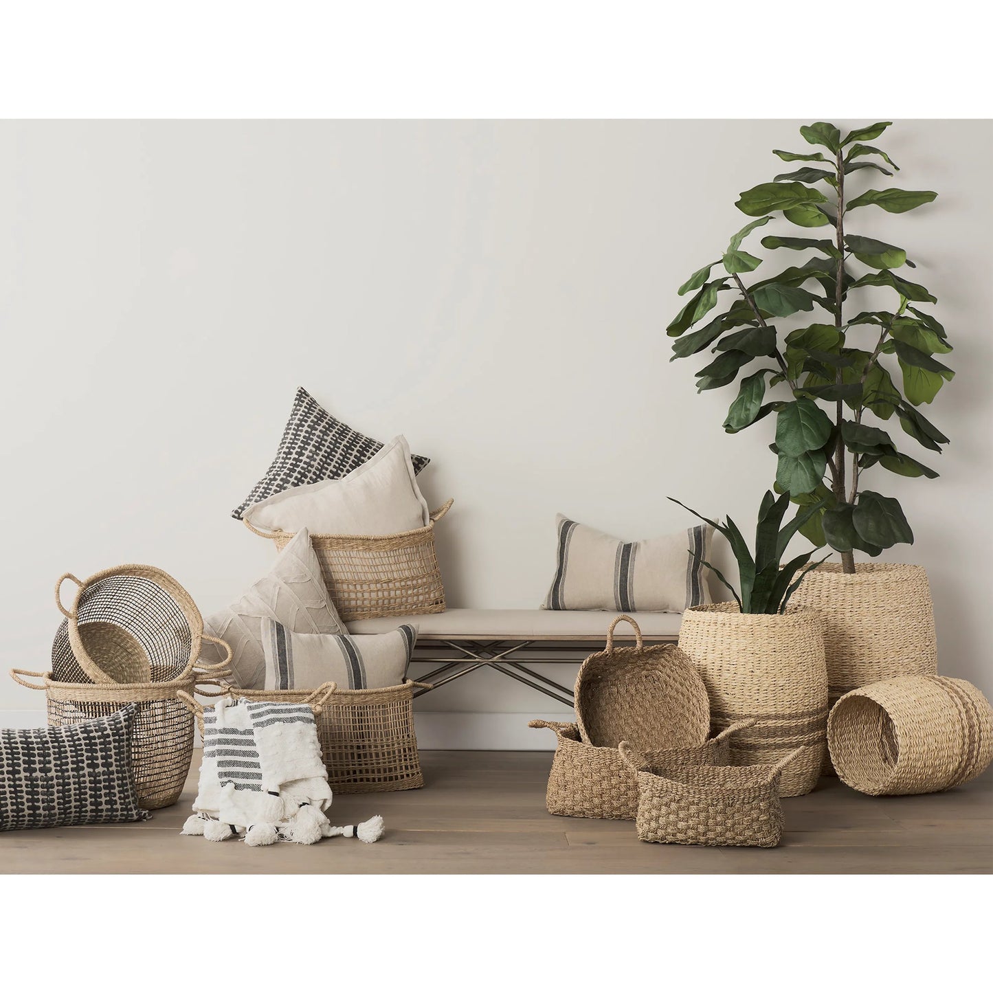 017 SI-2369627 | Lifestyle | Emra Baskets by Mercana in brown. Made from seagrass in a rustic style.
