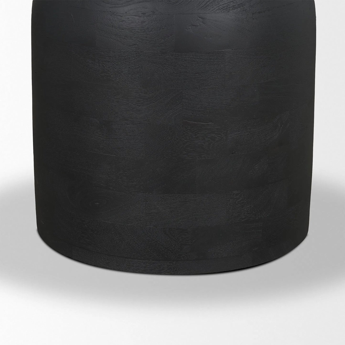 006 SI-2527744 | Closeup | Atlas 60" Dining Table by Mercana in black. Made from solid wood in a unique style.
