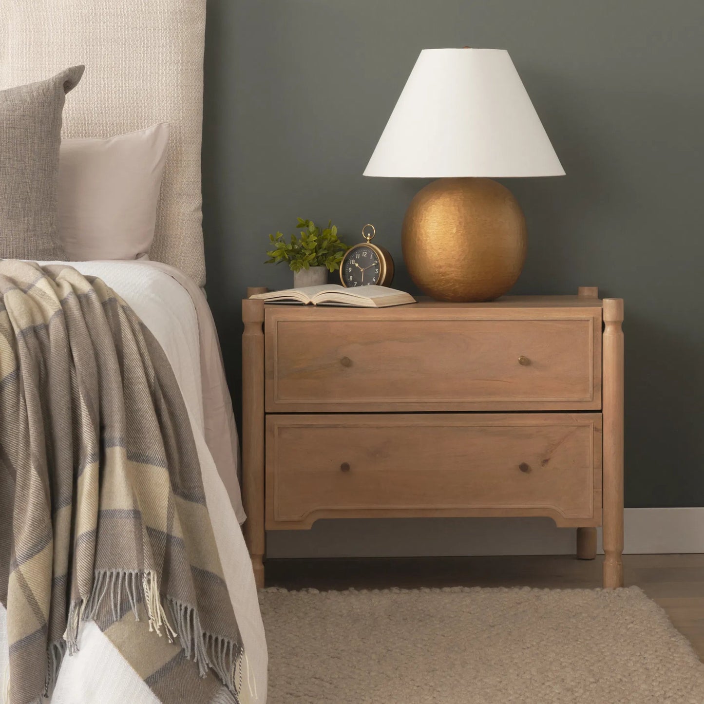 011 SI-2527760 | Lifestyle | Phil Accent Cabinet by Mercana in brown. Made from solid wood in a unique style.