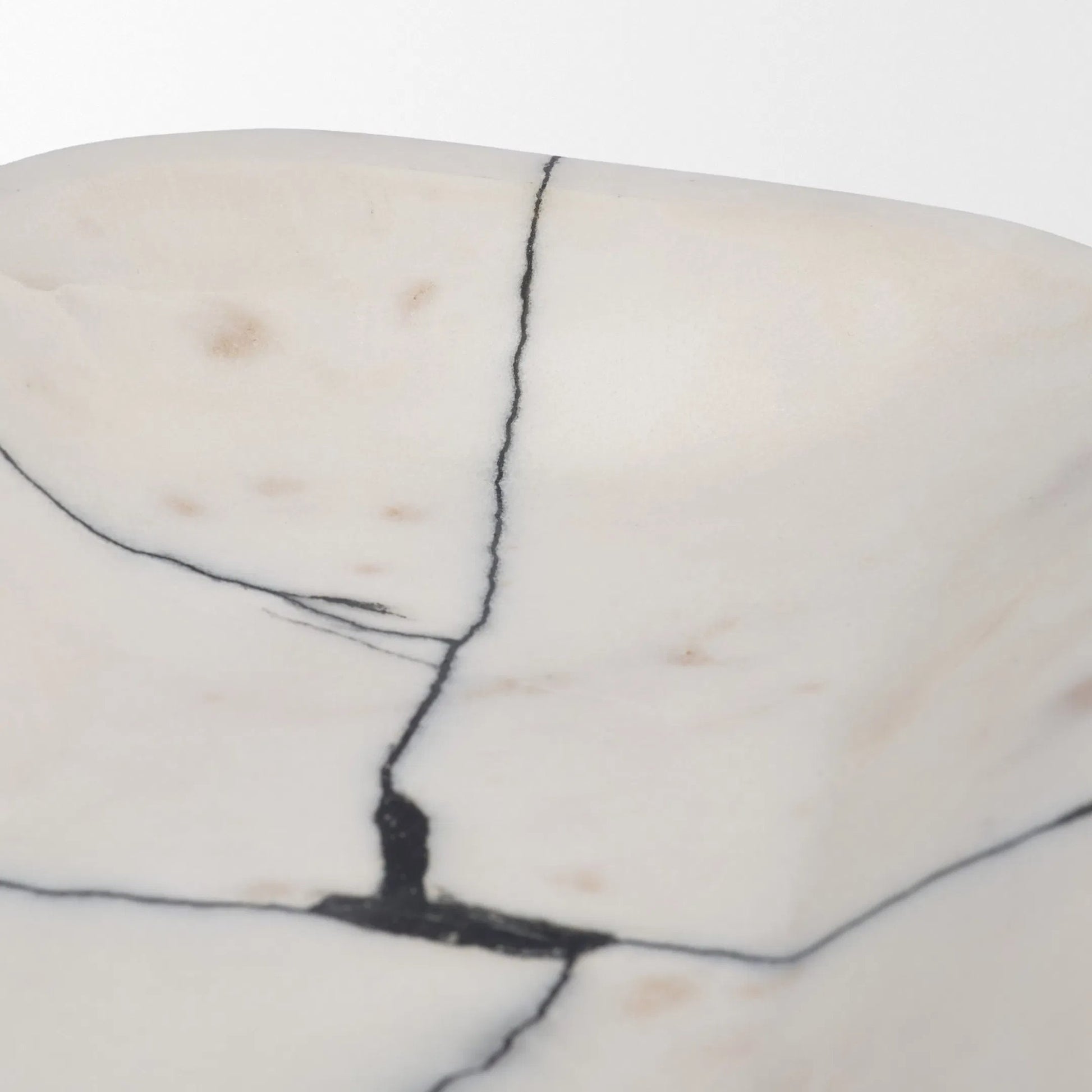 Sintessi Rectangular Bowl by Mercana in white. Made from marble in a unique style.