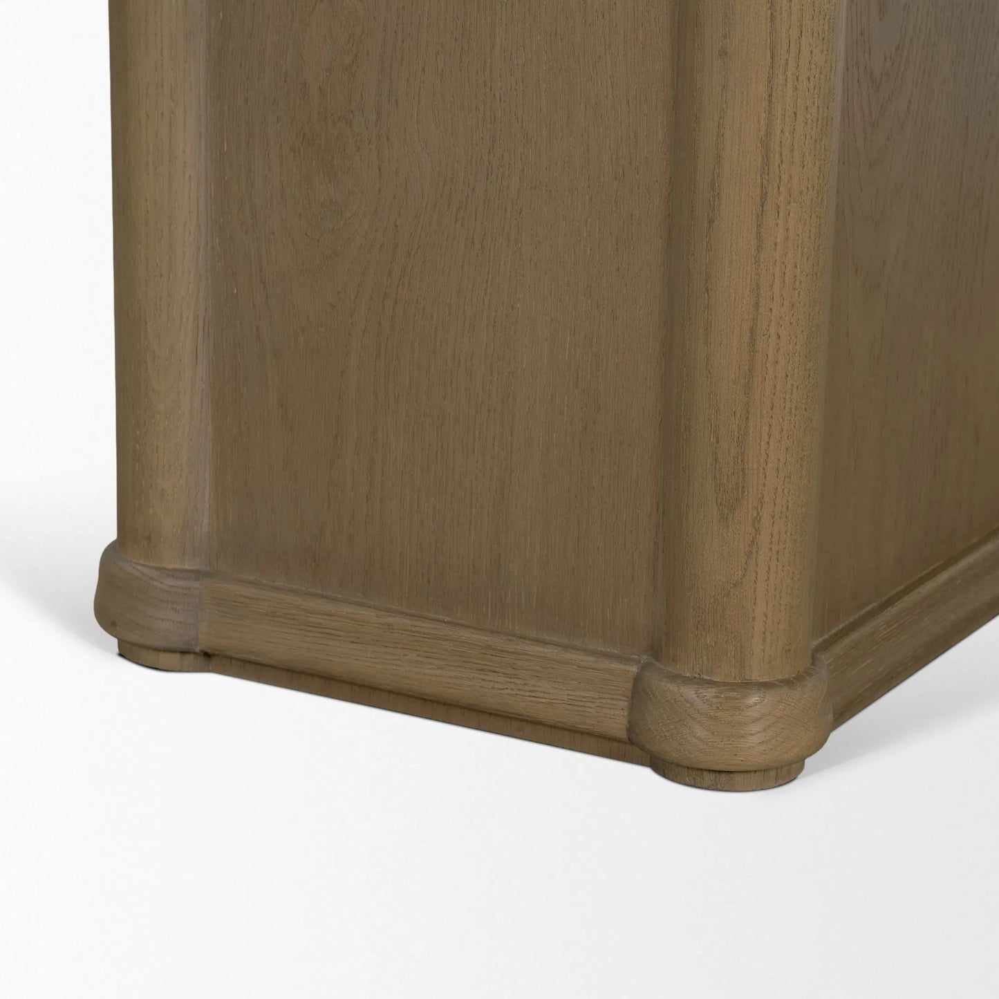 008 SI-2540710 | Closeup | Alden Dining Table by Mercana in brown. Made from solid wood in a unique style.