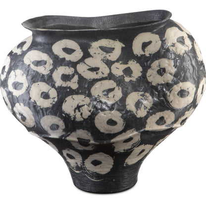 Japonesque Bowl by Currey and Company in black, light mud. Made from porcelain in a modern style.
