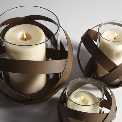 Infinity Candleholder by Cyan Design in copper. Made from iron in a cottage & farmhouse style.