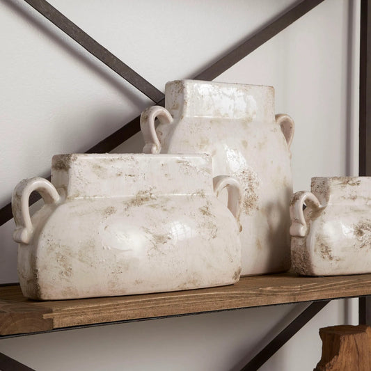 Leos Planter by Cyan Design in white glaze. Made from terracotta in a cottage & farmhouse style.