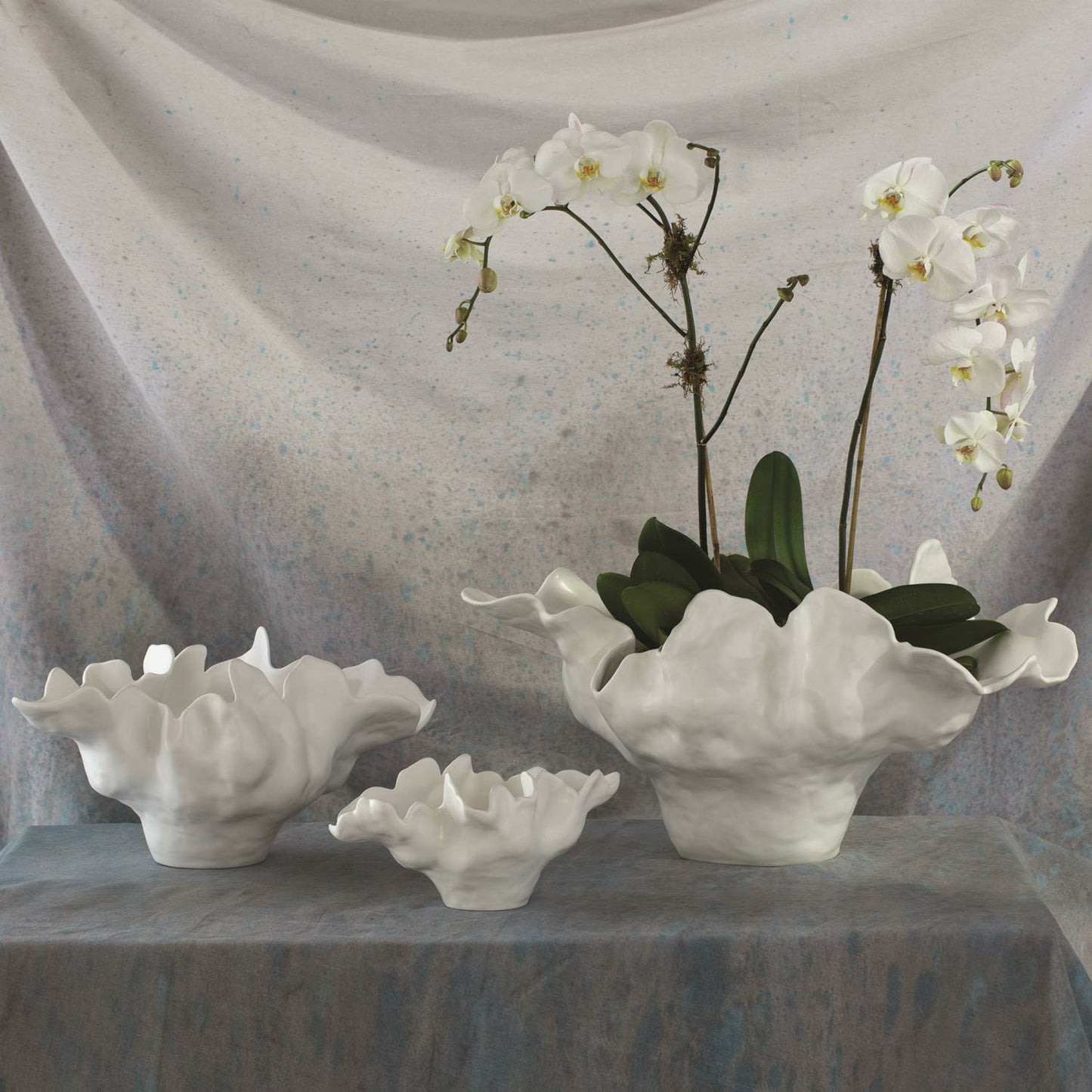 039 SR-701633,SR-701634,SR-701635 | Lifestyle | Meteor Bowl by Global Views. Made from ceramic in a coastal style.