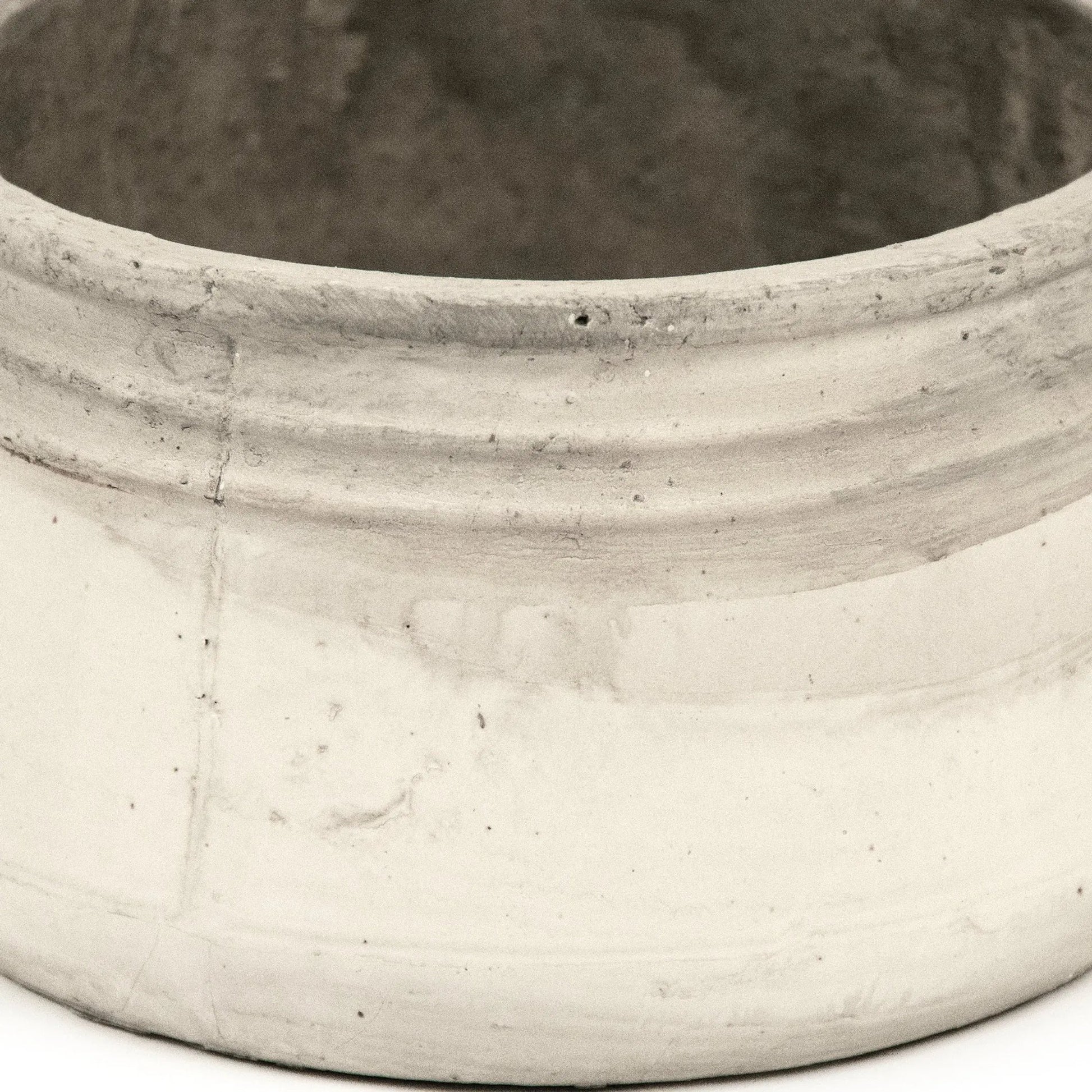 Distressed White Bowl by Zentique in distressed white. Made from stoneware in a rustic style.
