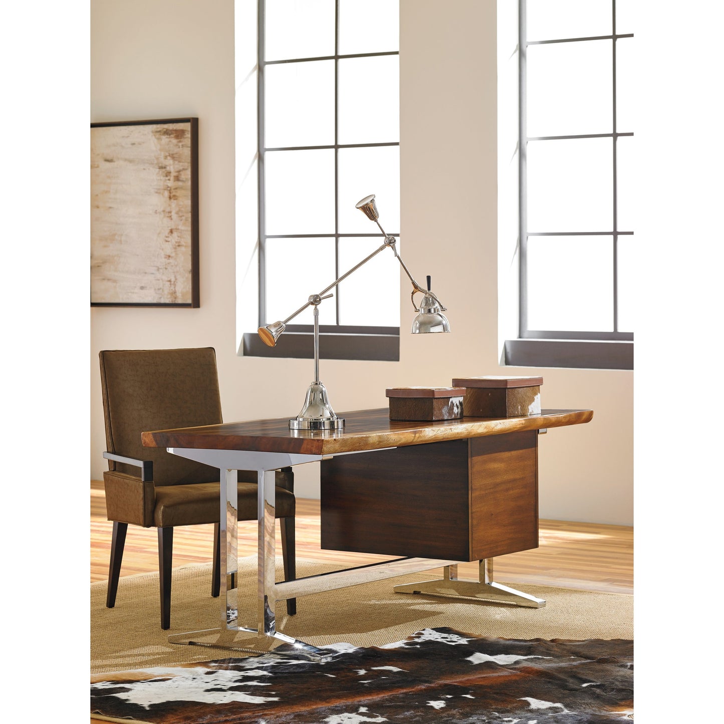 008 SI-1770833 | Lifestyle | La Costa Writing Desk by Sligh in walnut. Made from unique in a modern style.