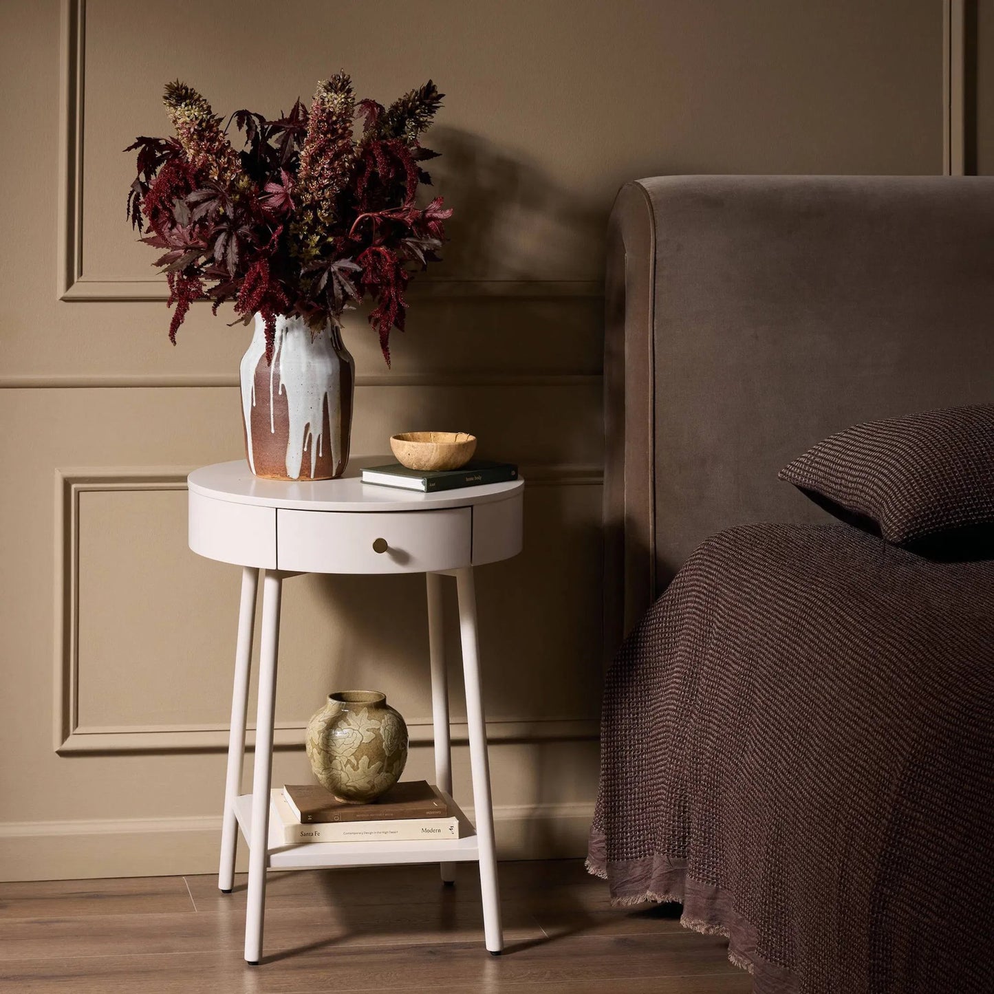 025 SI-1717112 | Lifestyle | Van Nightstand by Four Hands in aged brass, matte alabaster, golden brass. Made from unique in a modern style.