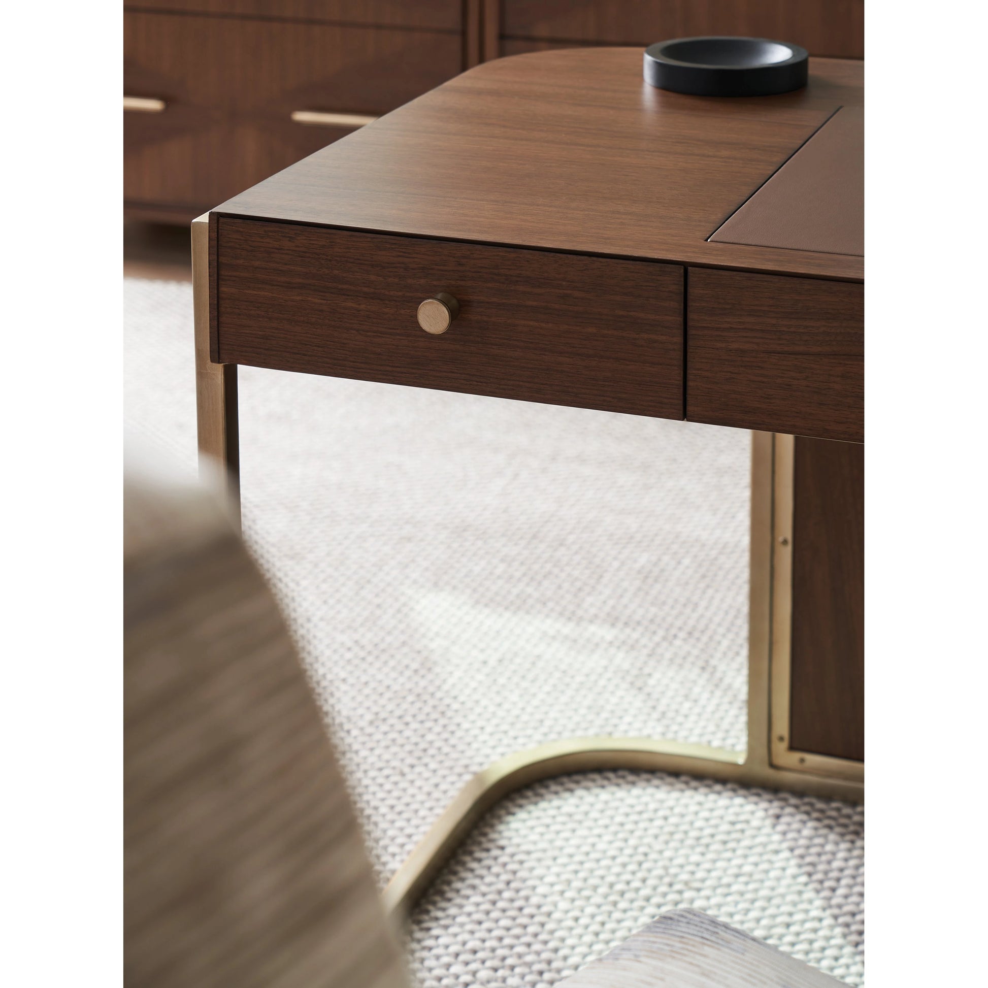 Berwick Writing Desk by Sligh in dark walnut. Made from unique in a transitional style.