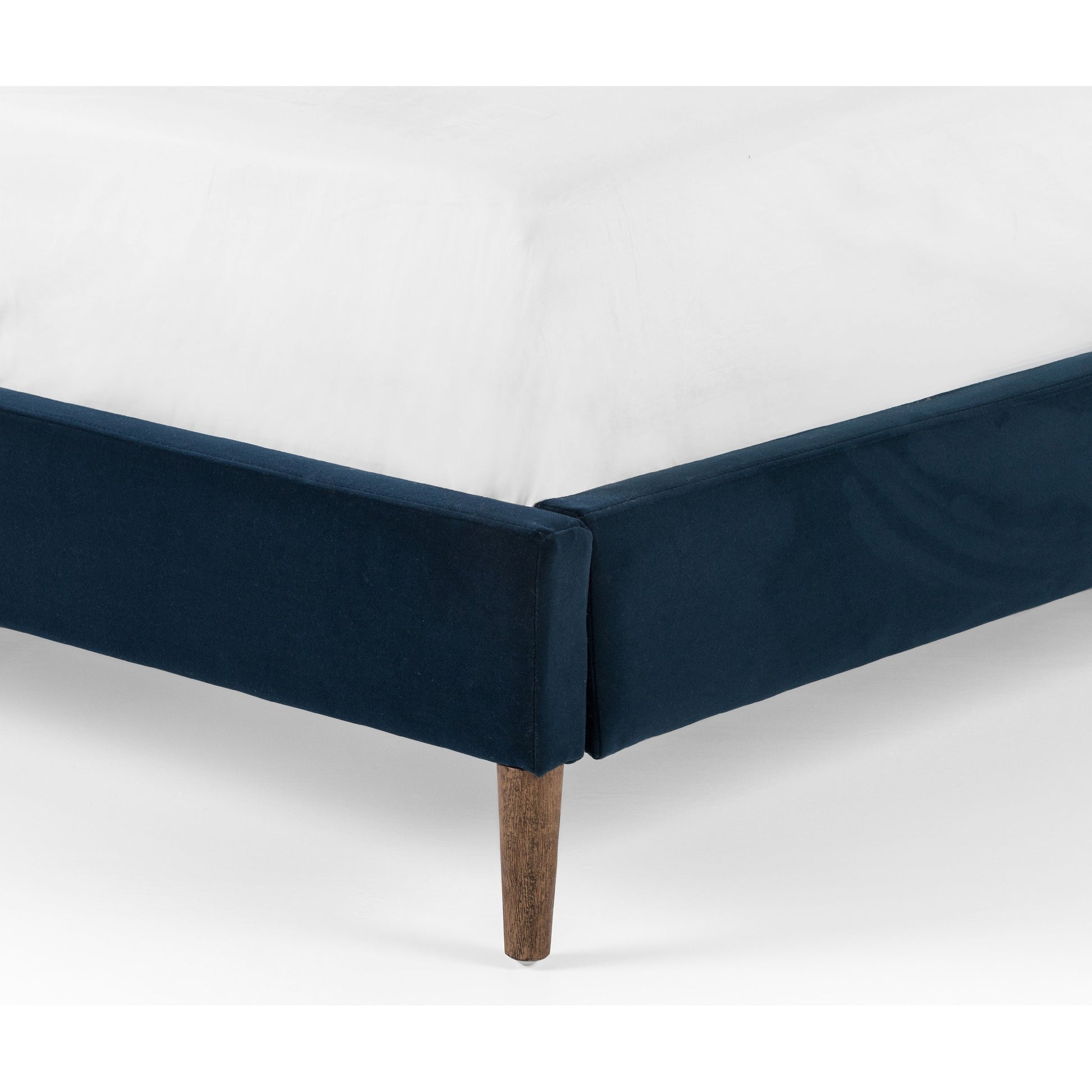 Potter Bed by Four Hands. Made from unique in a transitional style.