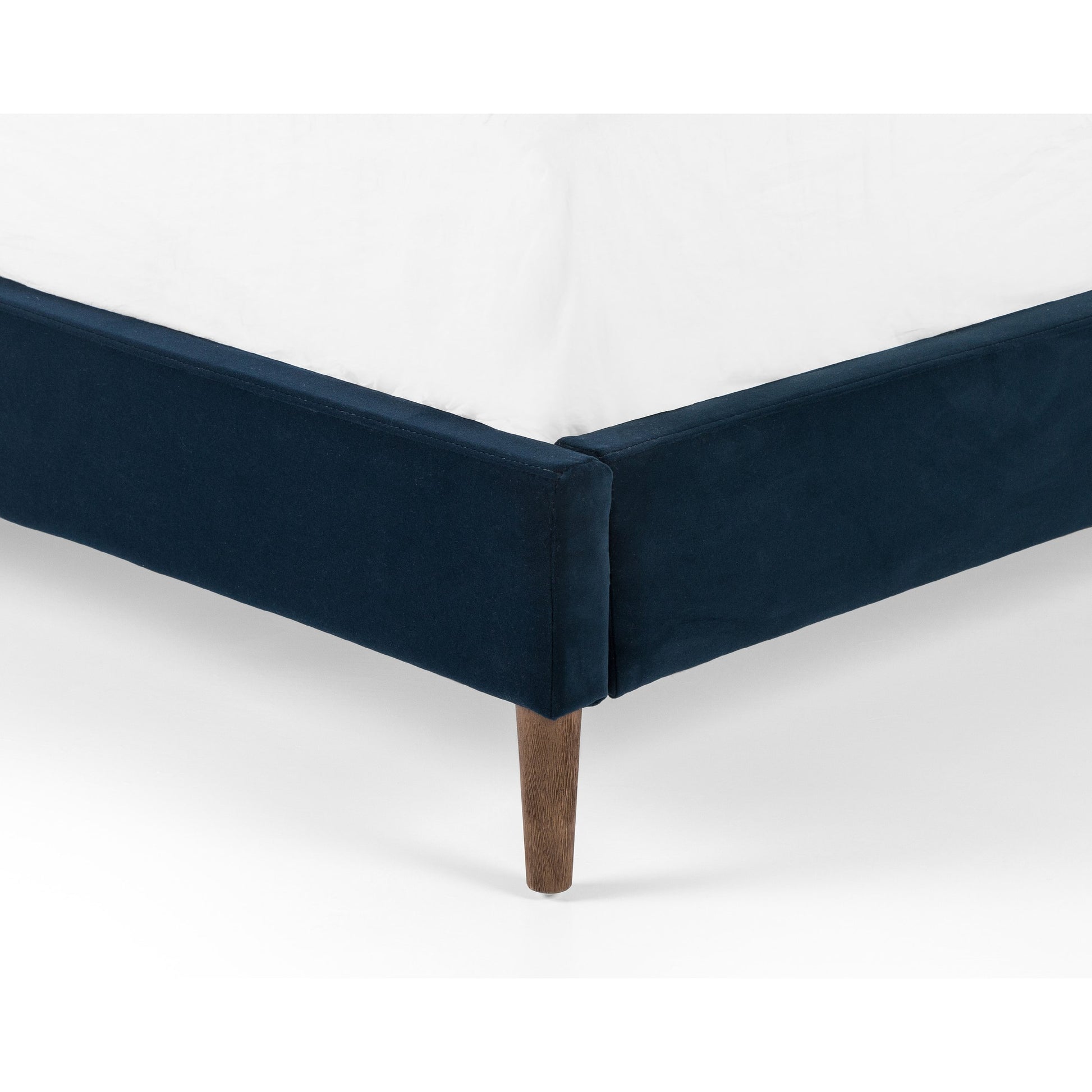Potter Bed by Four Hands. Made from unique in a transitional style.