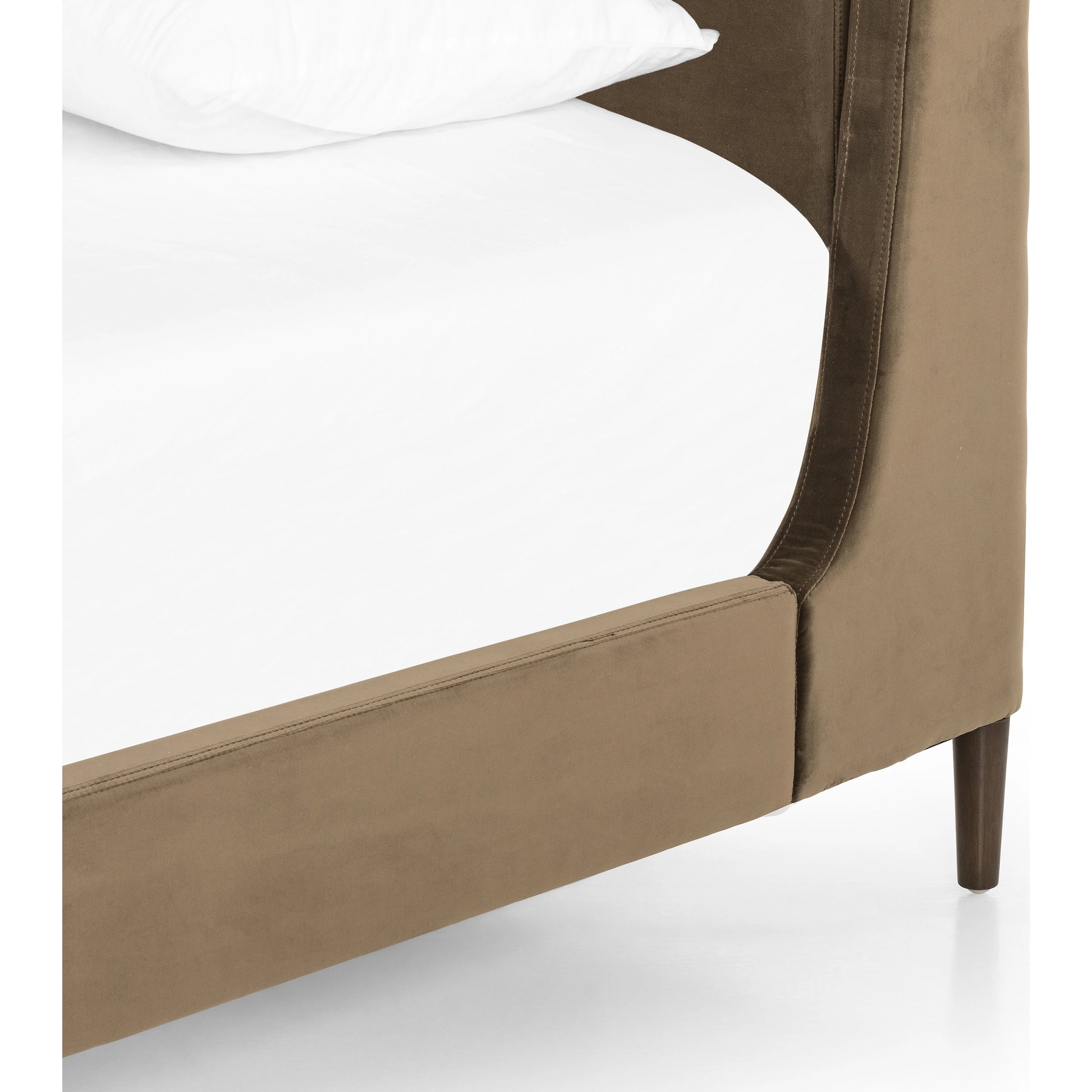 Potter Bed by Four Hands. Made from unique in a transitional style.