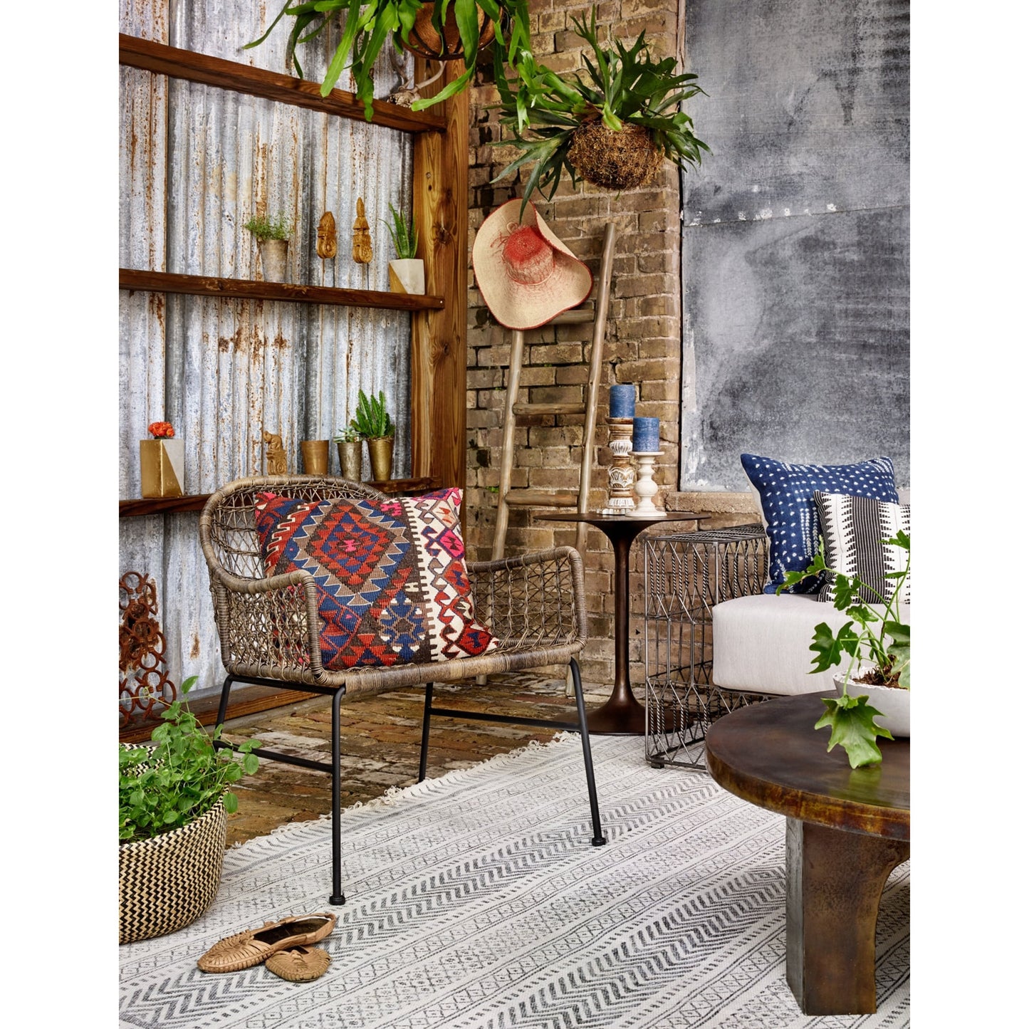 026 S-258385 | Lifestyle | Tulip Side Table by Four Hands. Made from aluminum in a modern style.