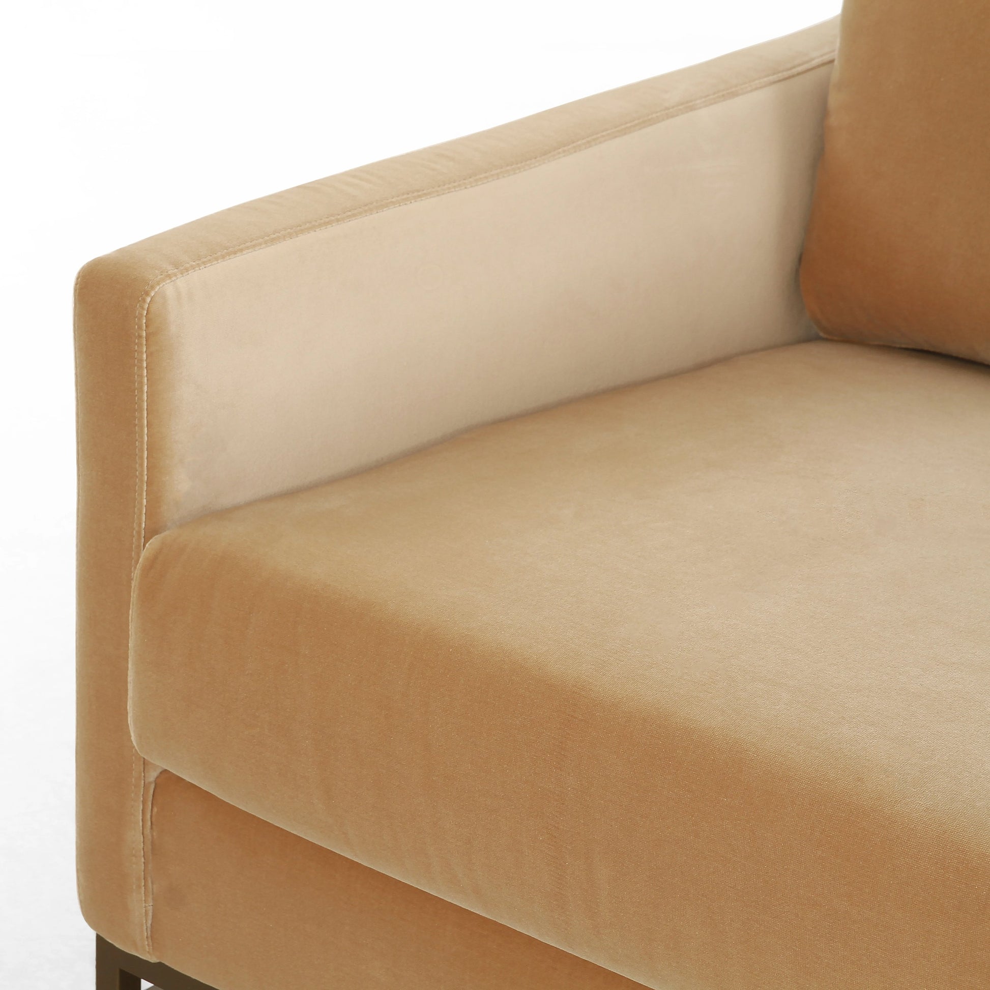 Vanna Chair by Four Hands. Made from 95% polyester, 5% acrylic, iron, 100% polyester in a modern style.