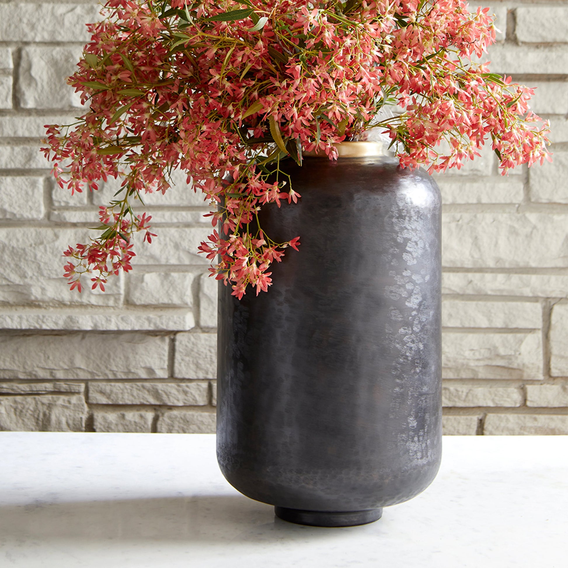 Akita Vase by Cyan Design in black. Made from iron in a modern style.