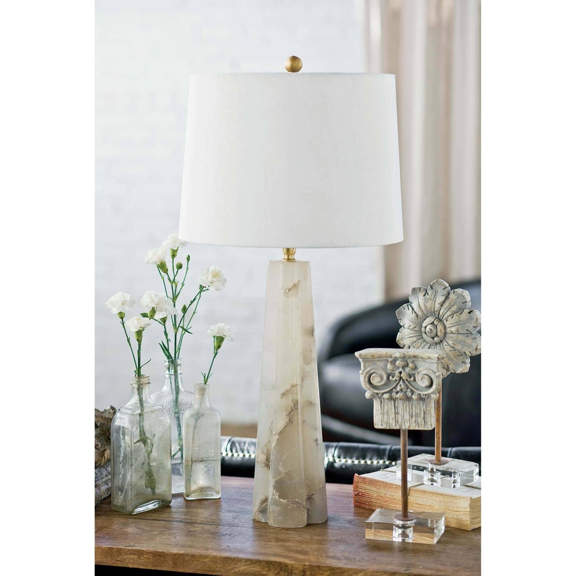 Quatrefoil Alabaster Table Lamp by Regina Andrew in white, natural. Made from alabaster in a coastal style.